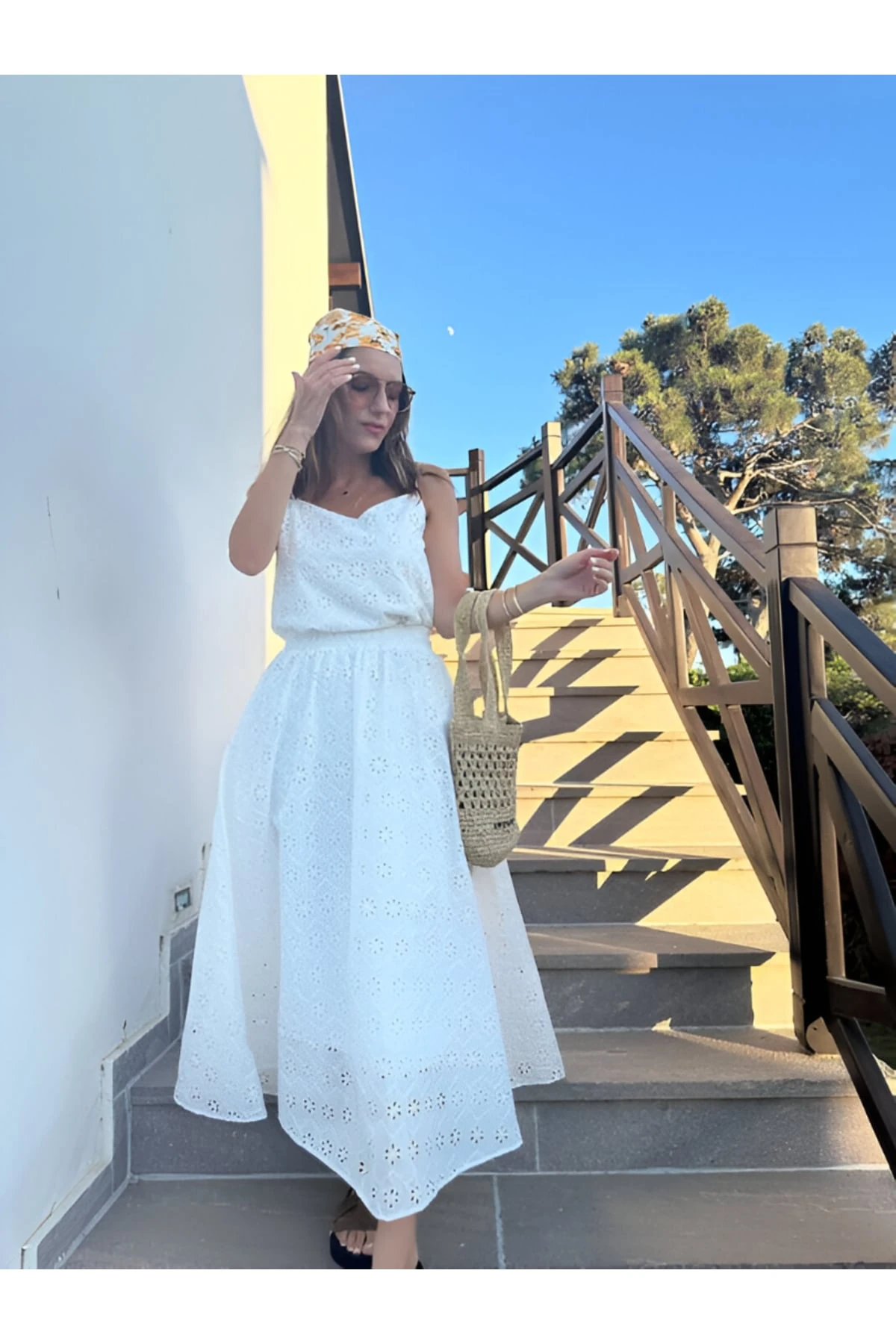 Beyaz Fisto Spagetti Askılı Bluz Etek Takım