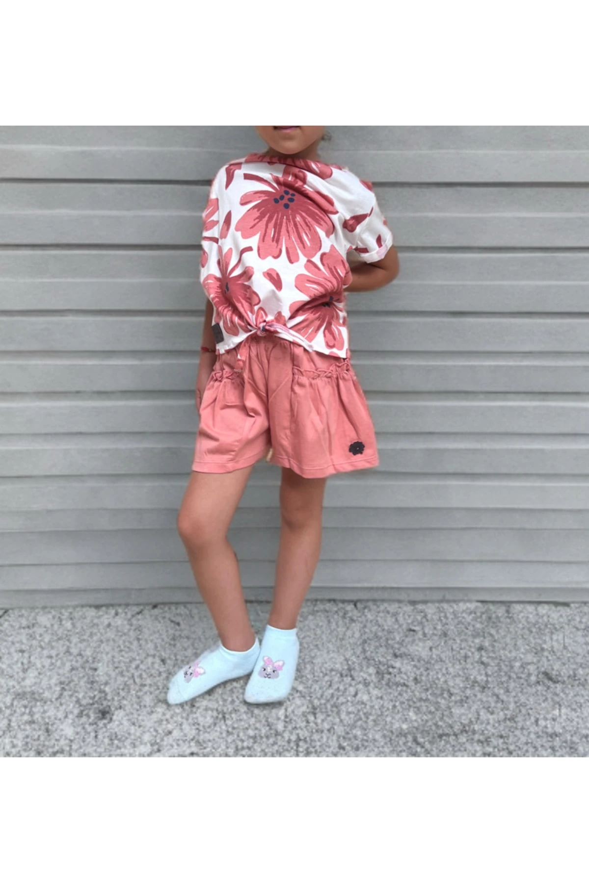 Kız Çocuk Çiçek Desenli Floral Tişört ve Şortlu Takım