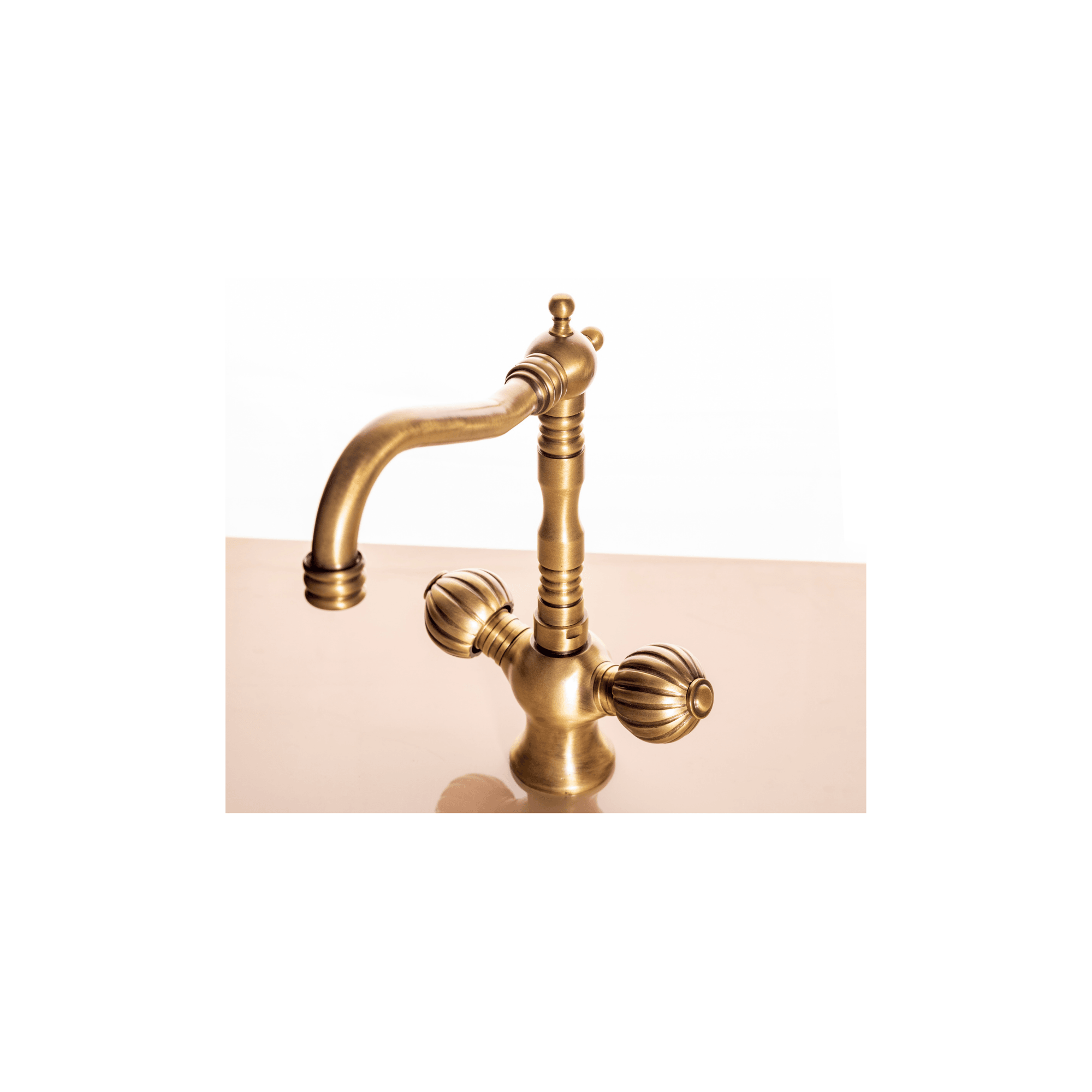 Gloria Washbasin Faucet