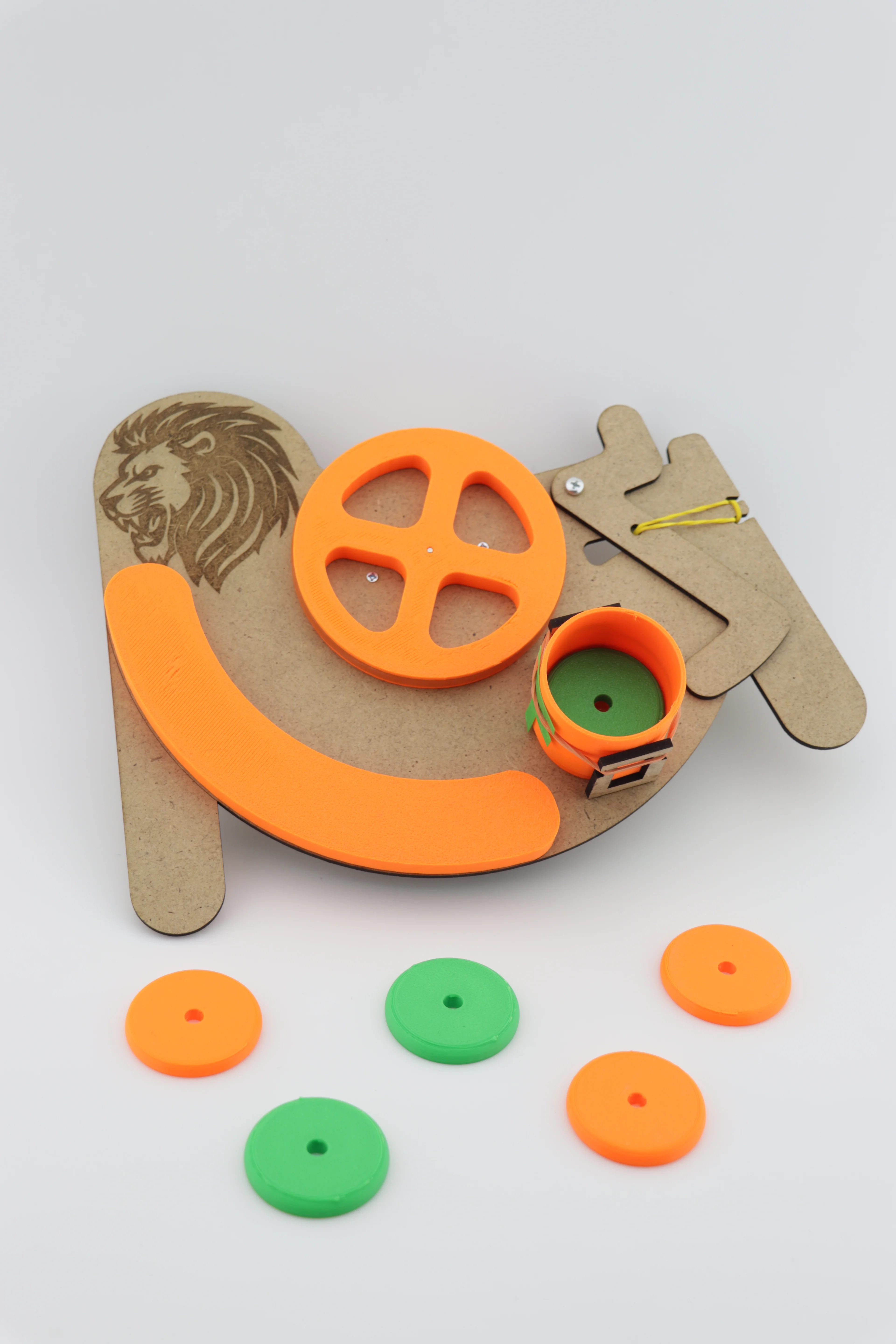 Ahşap 3D Baskılı Aslan Figürlü Frizbi Fırlatıcı Oyuncak