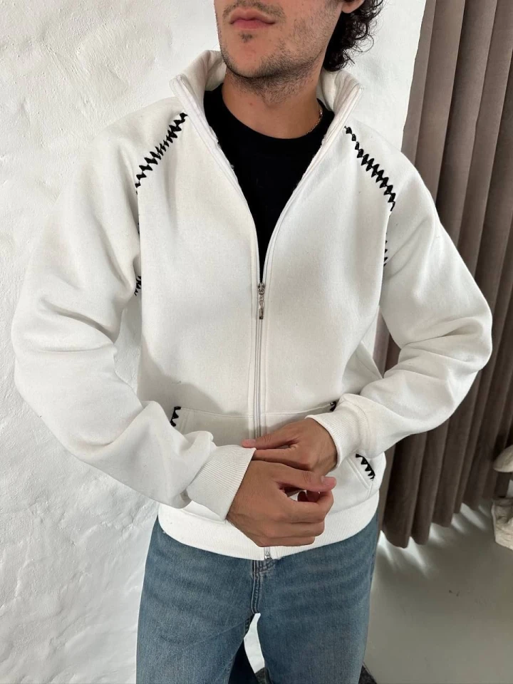Erkek Oversize Dik Yaka Fermuarlı Sweatshirt - Zincir Nakışli Kanguru Cepli - Beyaz