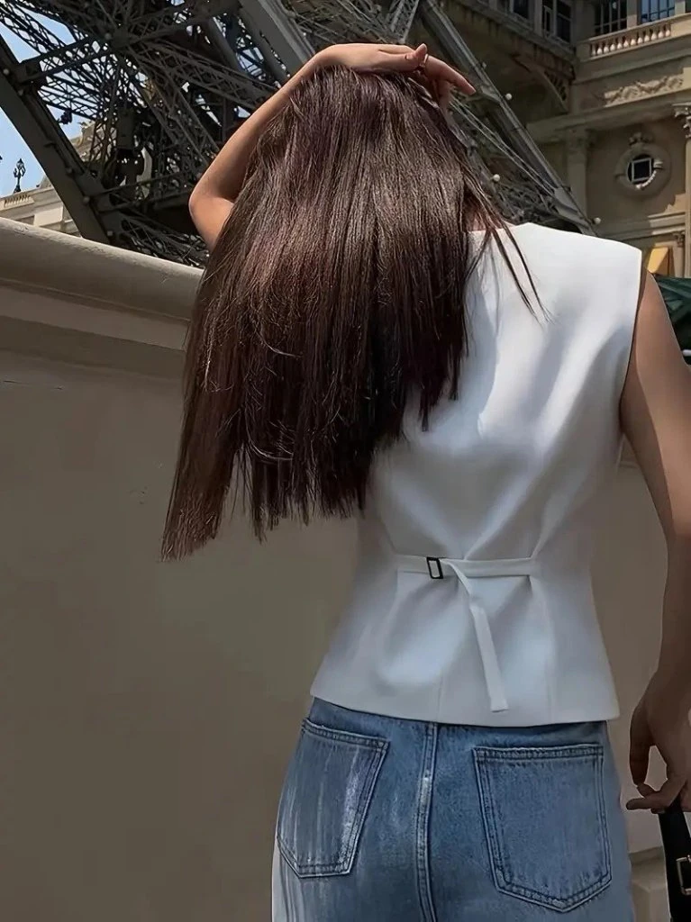 Kadın Sıfır Kollu önden Düğmeli Atlas Yelek