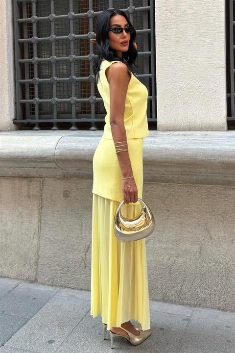 Yelekli Ve Pilise Etekli Triko Takım 10001