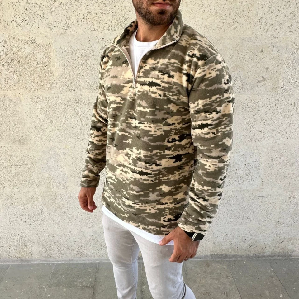 Erkek Yarım Fermuarlı Desenli Polar Sweat – Haki Kamuflaj Yakalı, Uzun Kollu, Oversize Rahat Kalıp - Haki