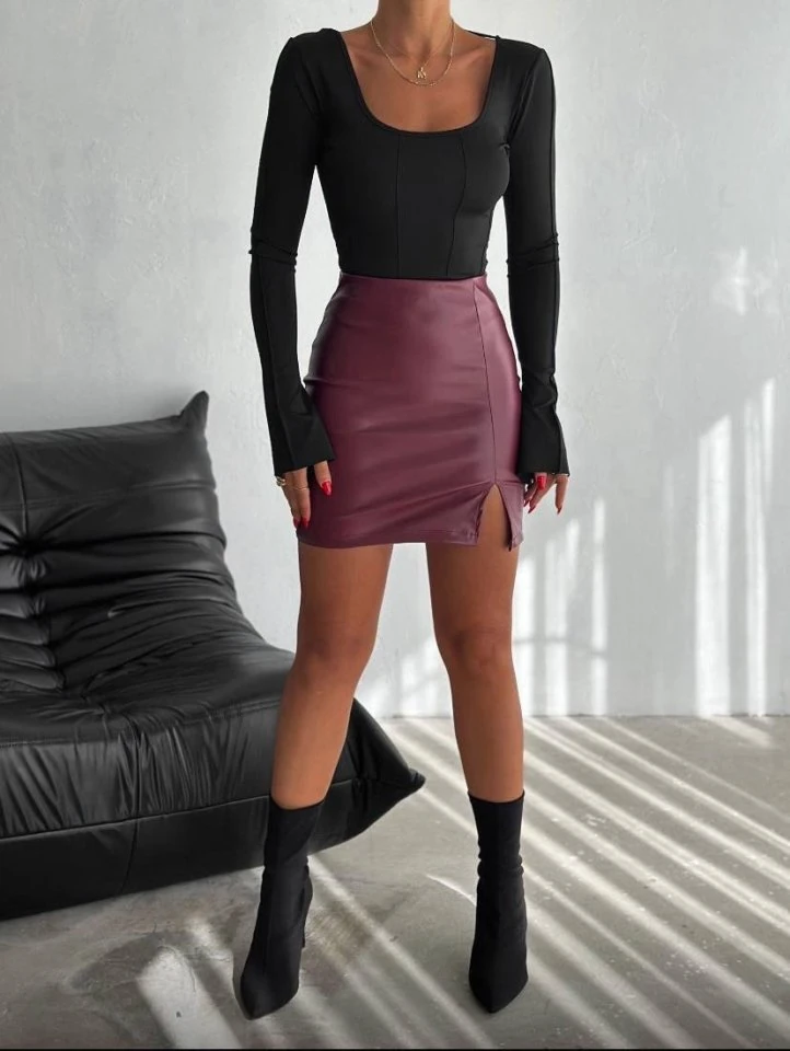 Kadın Yüksel Bel Yırtmaç Detay Mini Deri Etek