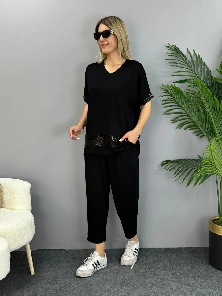 Kadın Kısa Kollu V Yakalı Pul Payetli Viskon Iki Iplik Bluz Ve Pantolon Ikili Takım