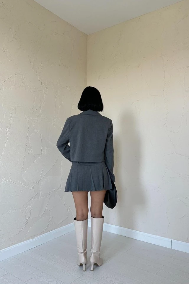 Gri Bomber Ceket Ve Pileli Etek Takım