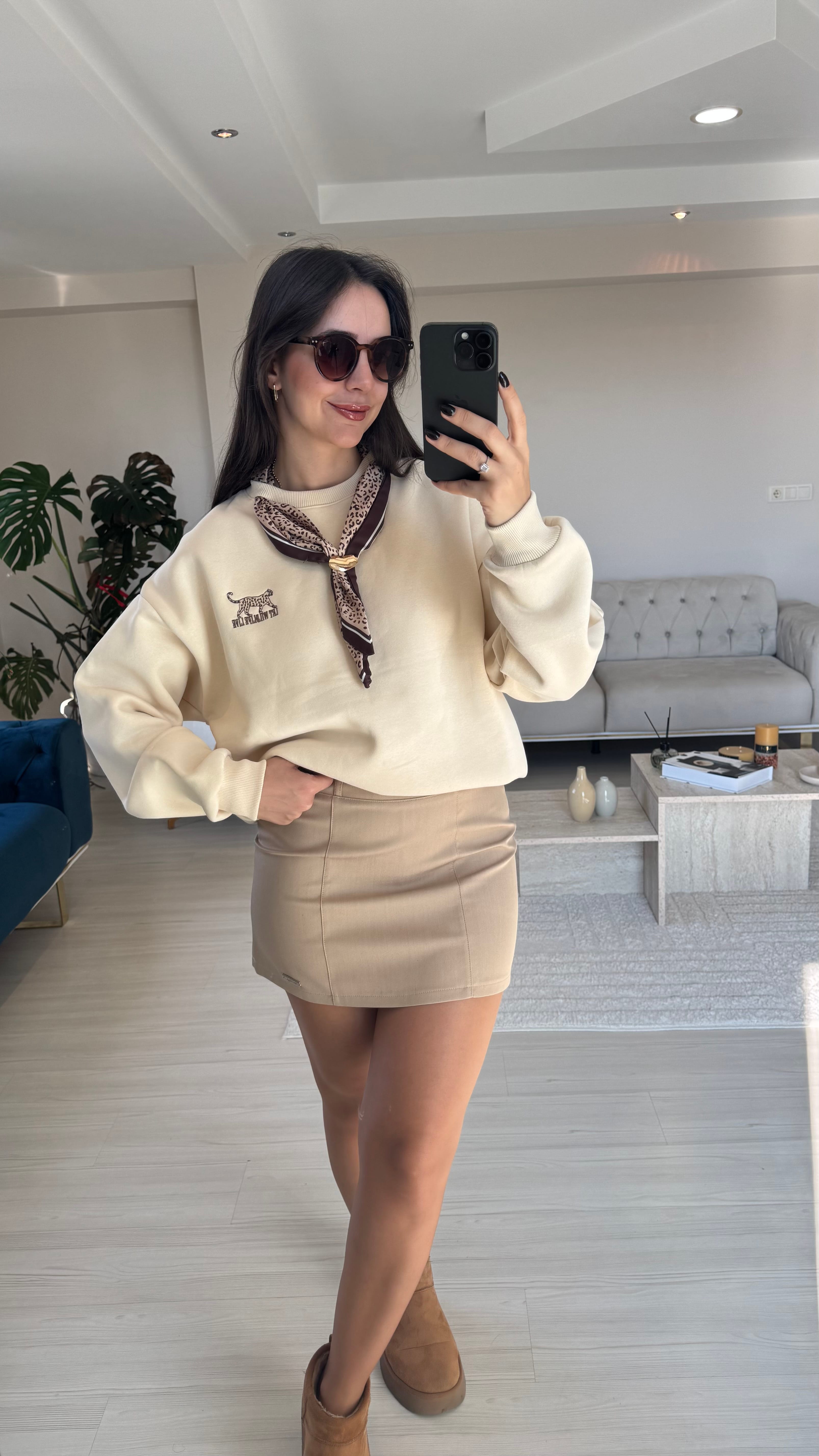 Fularlı Bej Sweat