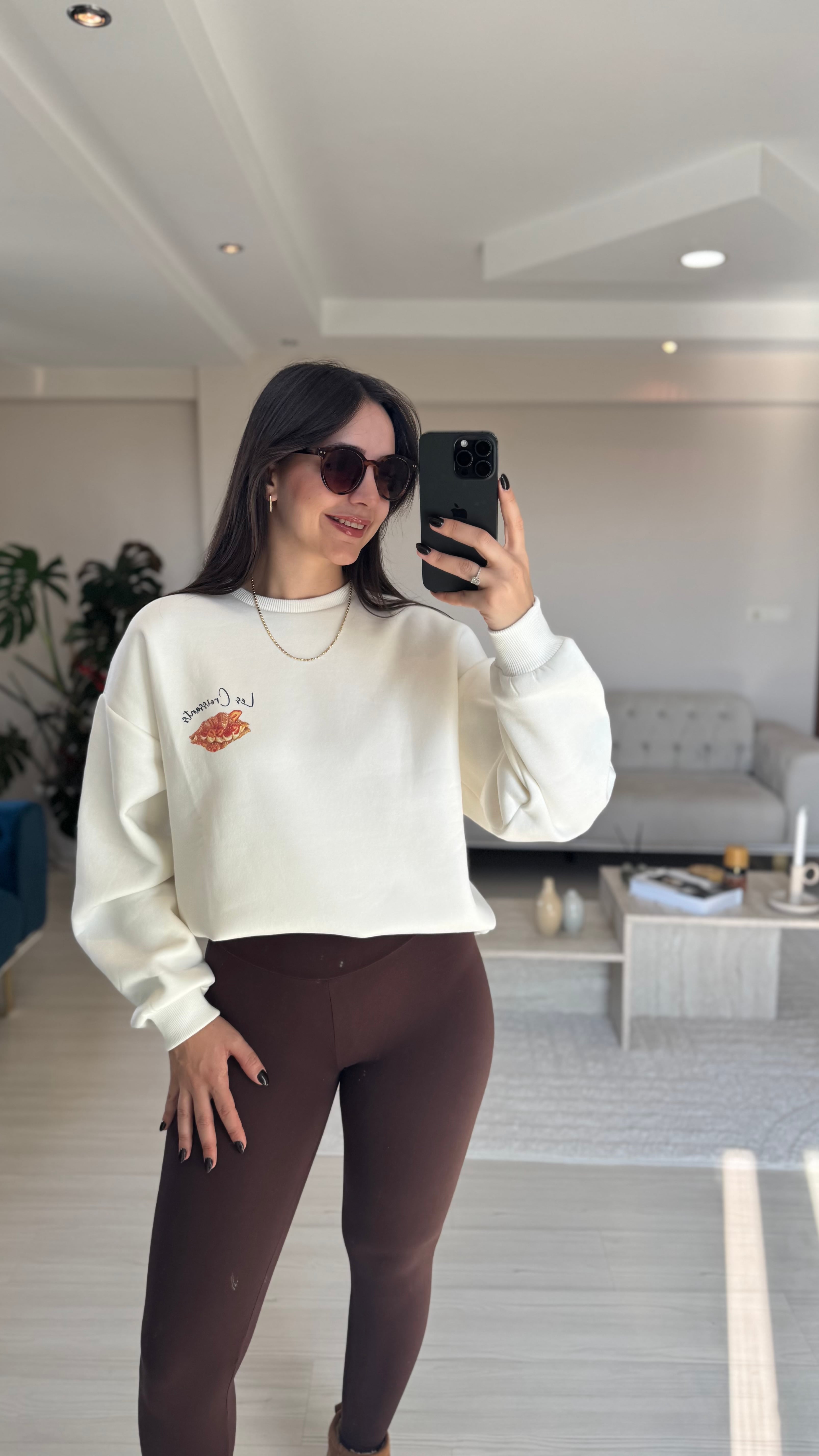 Kruvasanlı Ekru Sweat main variant image
