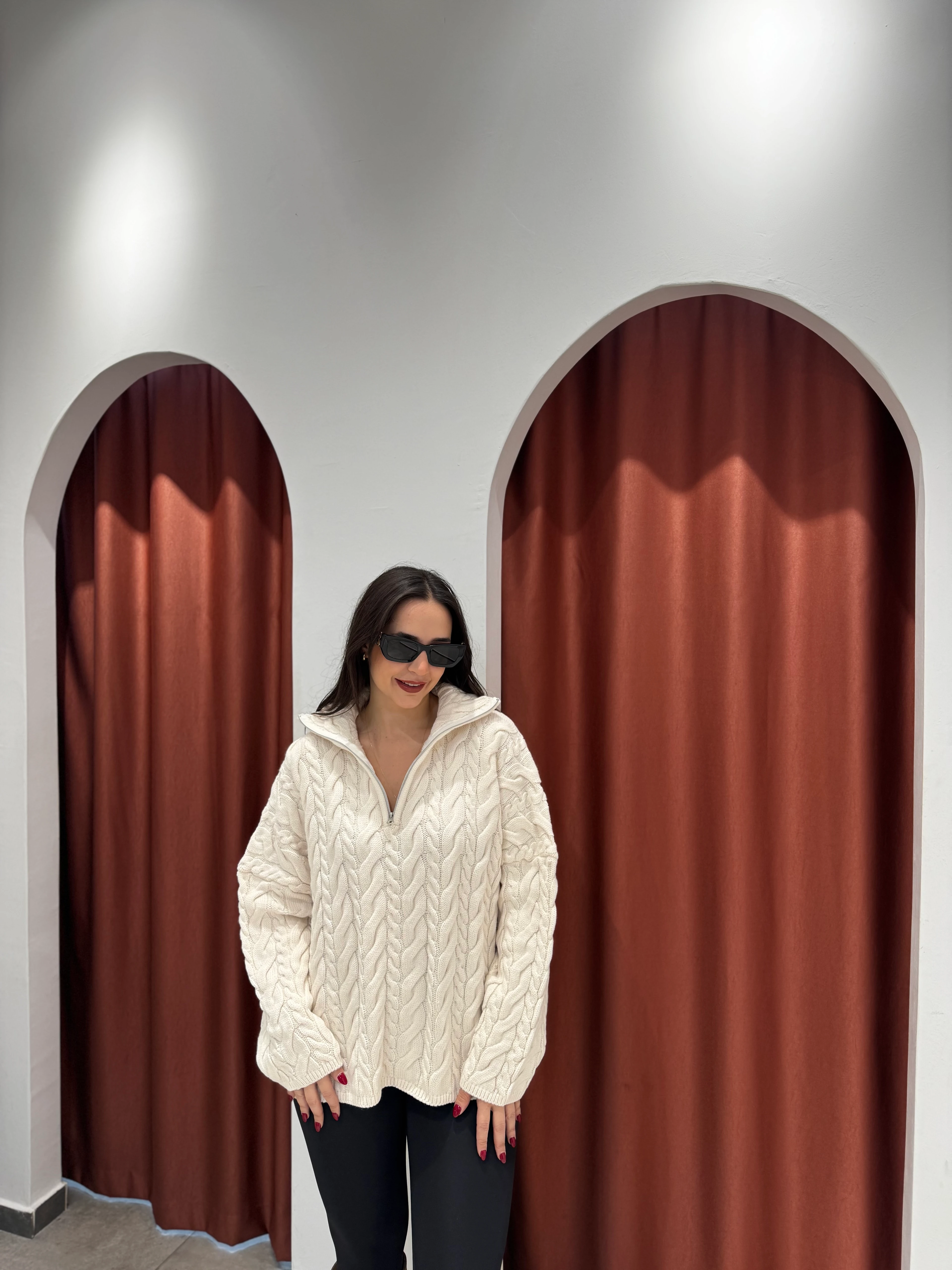 Saç Örgülü Ekru Fermuarlı Kazak