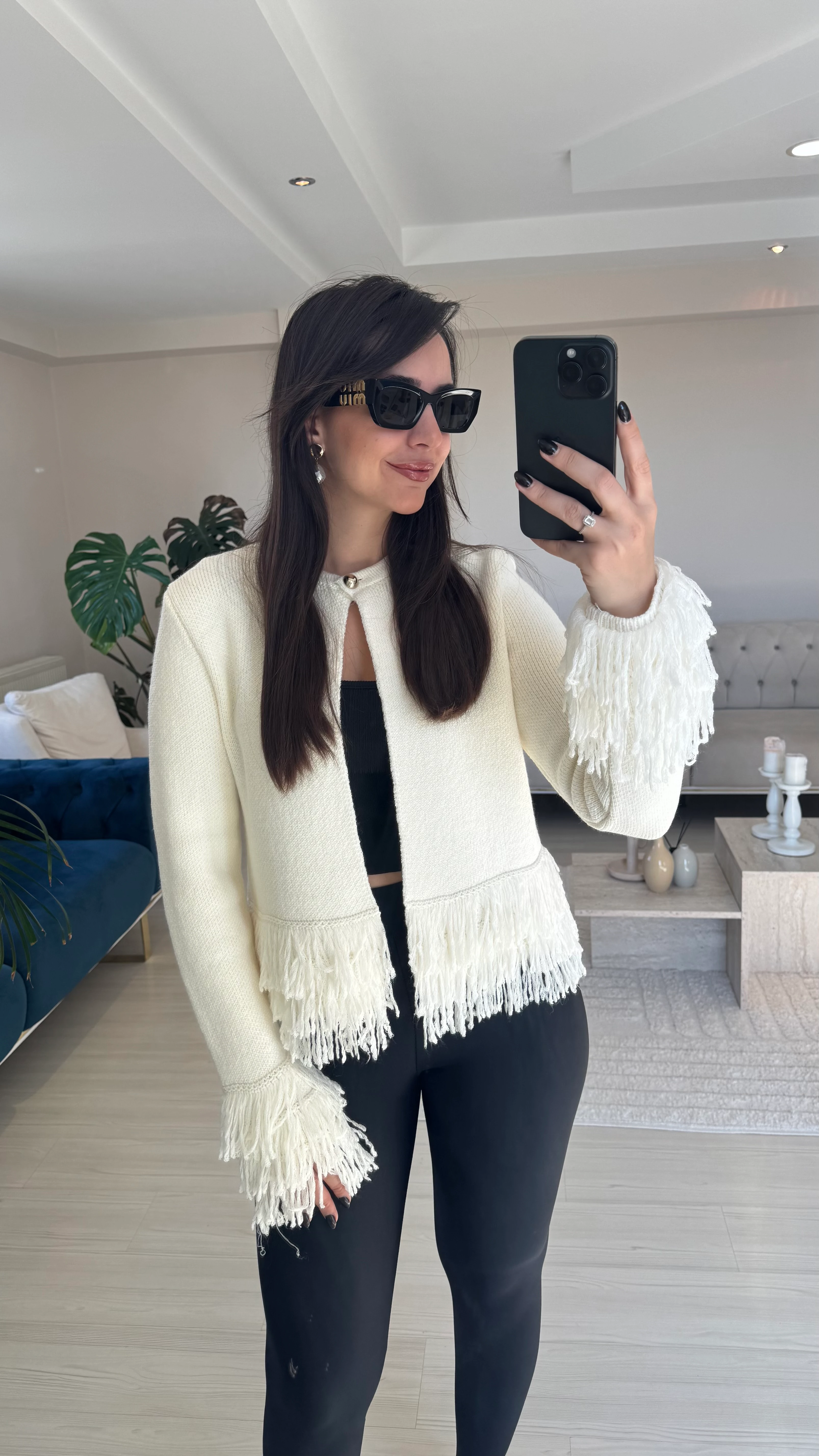 Püsküllü Triko Hırka