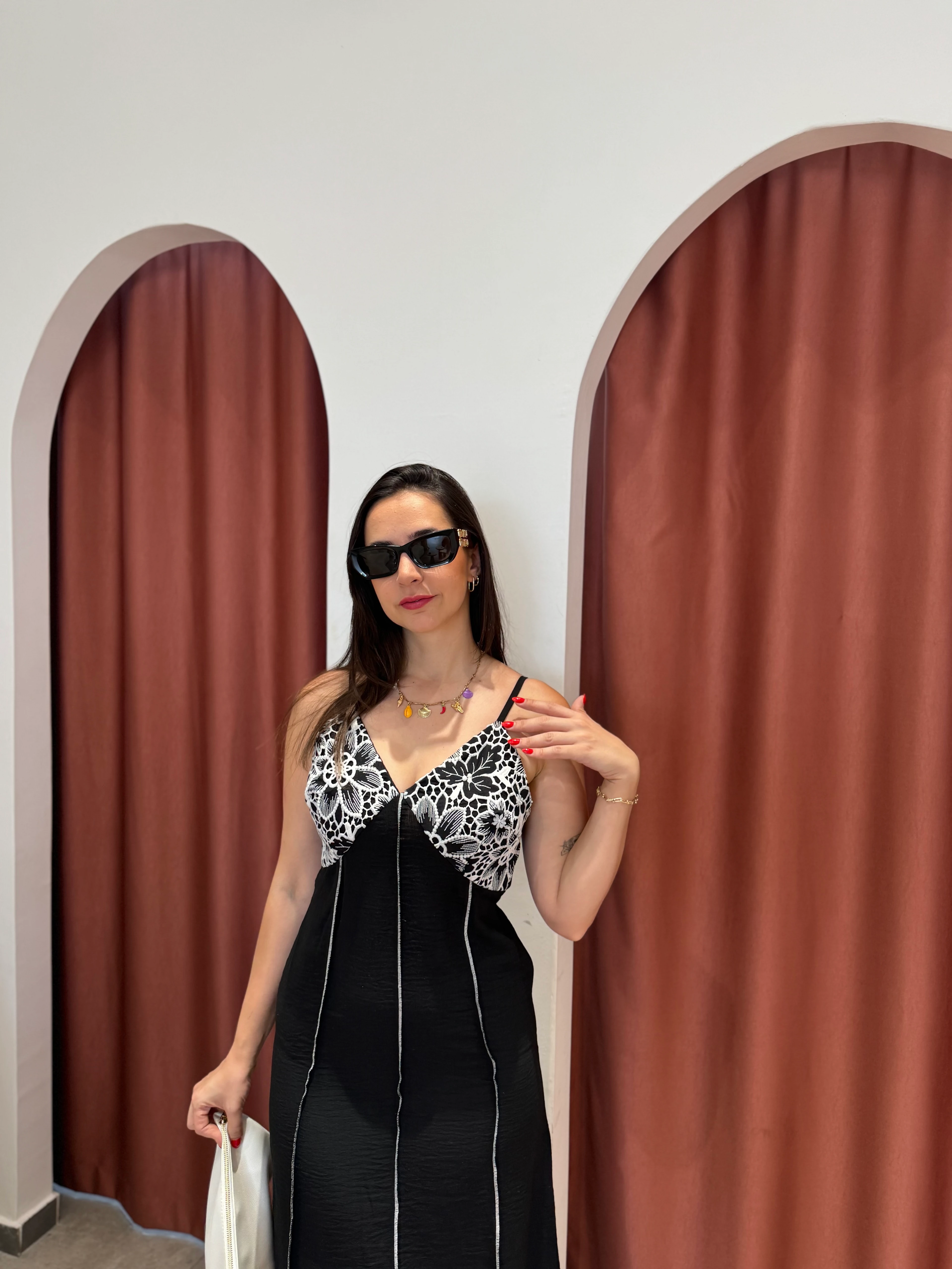 Çiçek Detaylı Çizgili Siyah Elbise