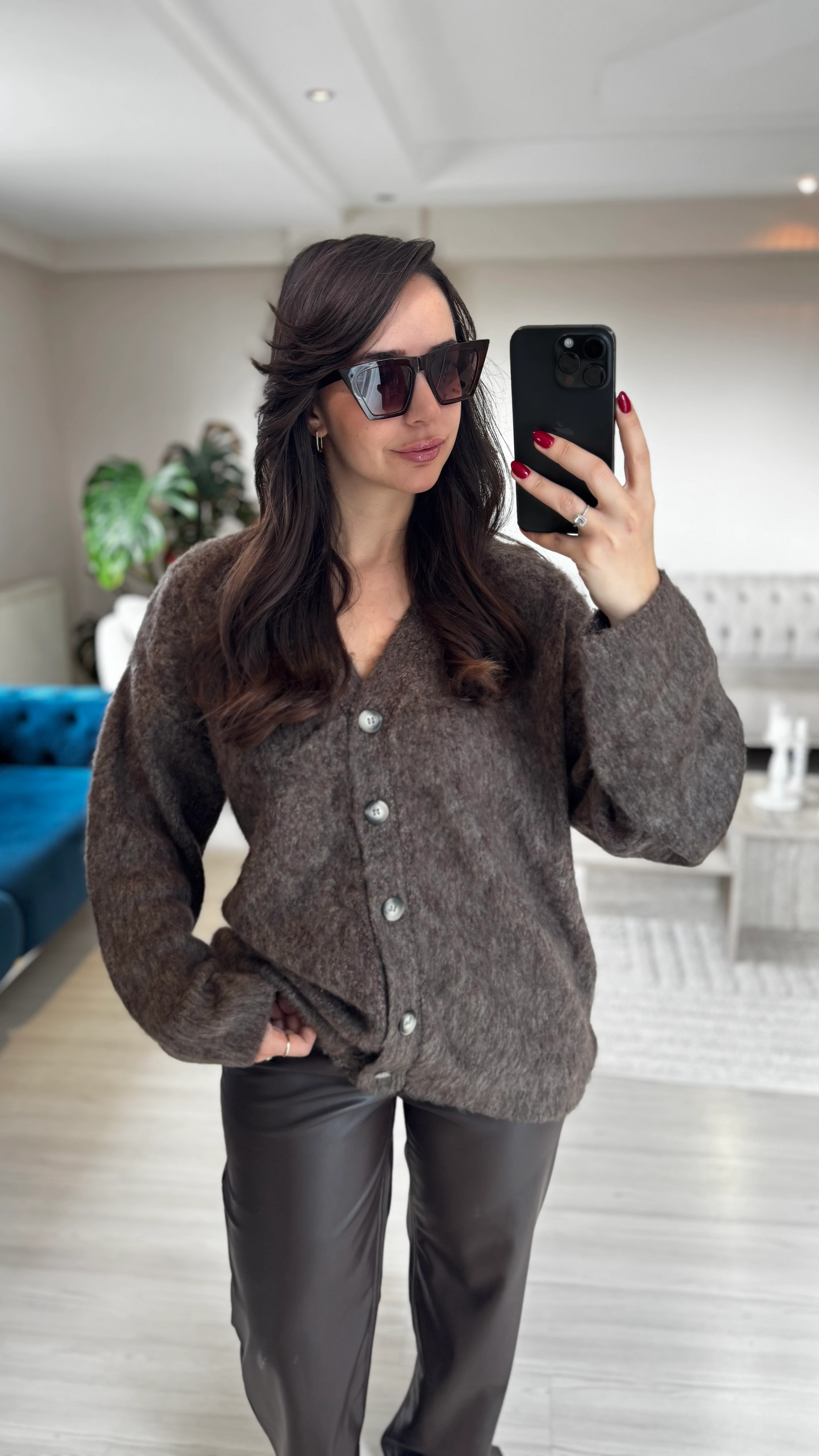 Şardonlu Düğmeli Kahve Hırka