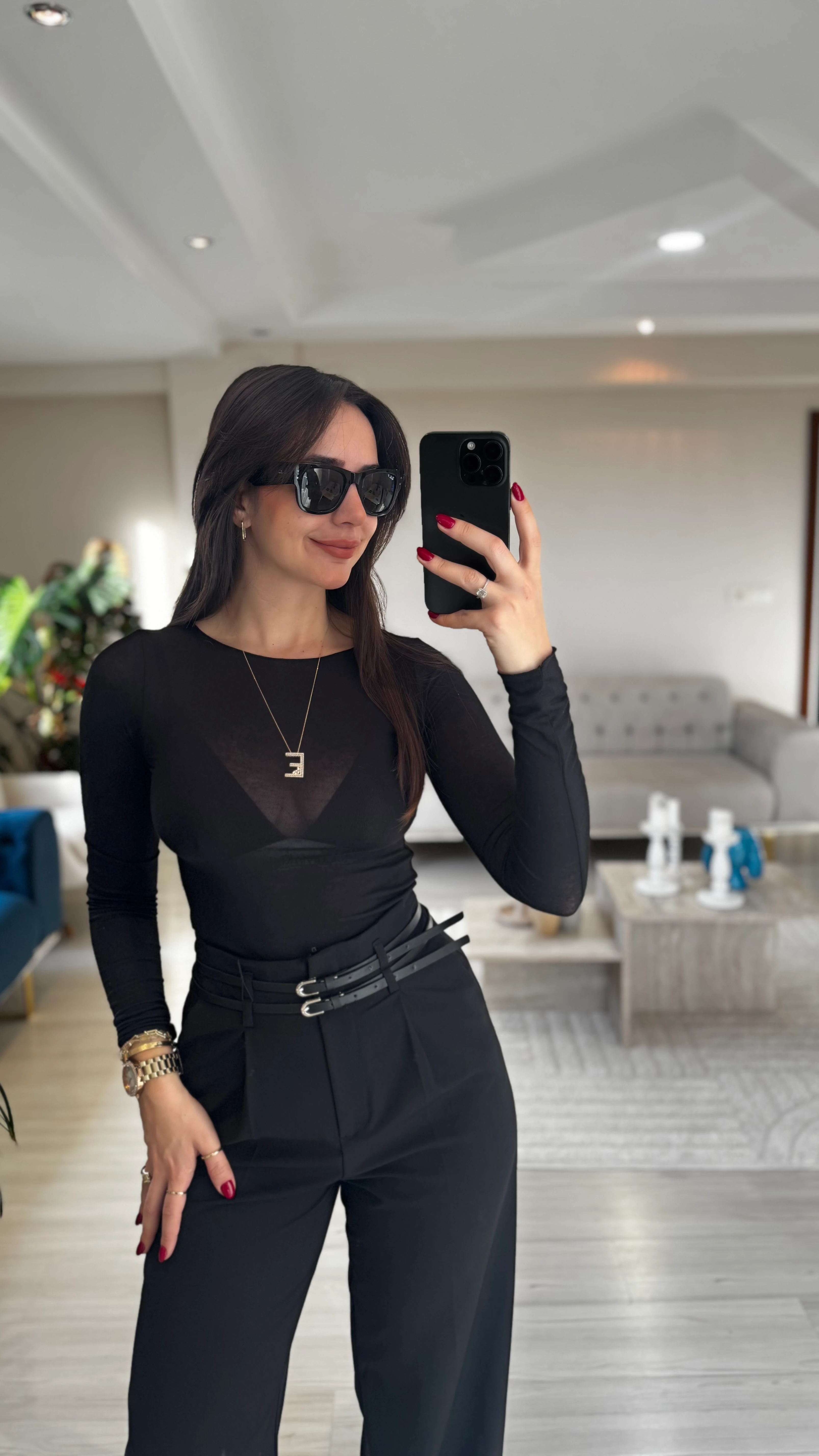 Kayık Yaka Kaşmir Siyah Bluz main variant image