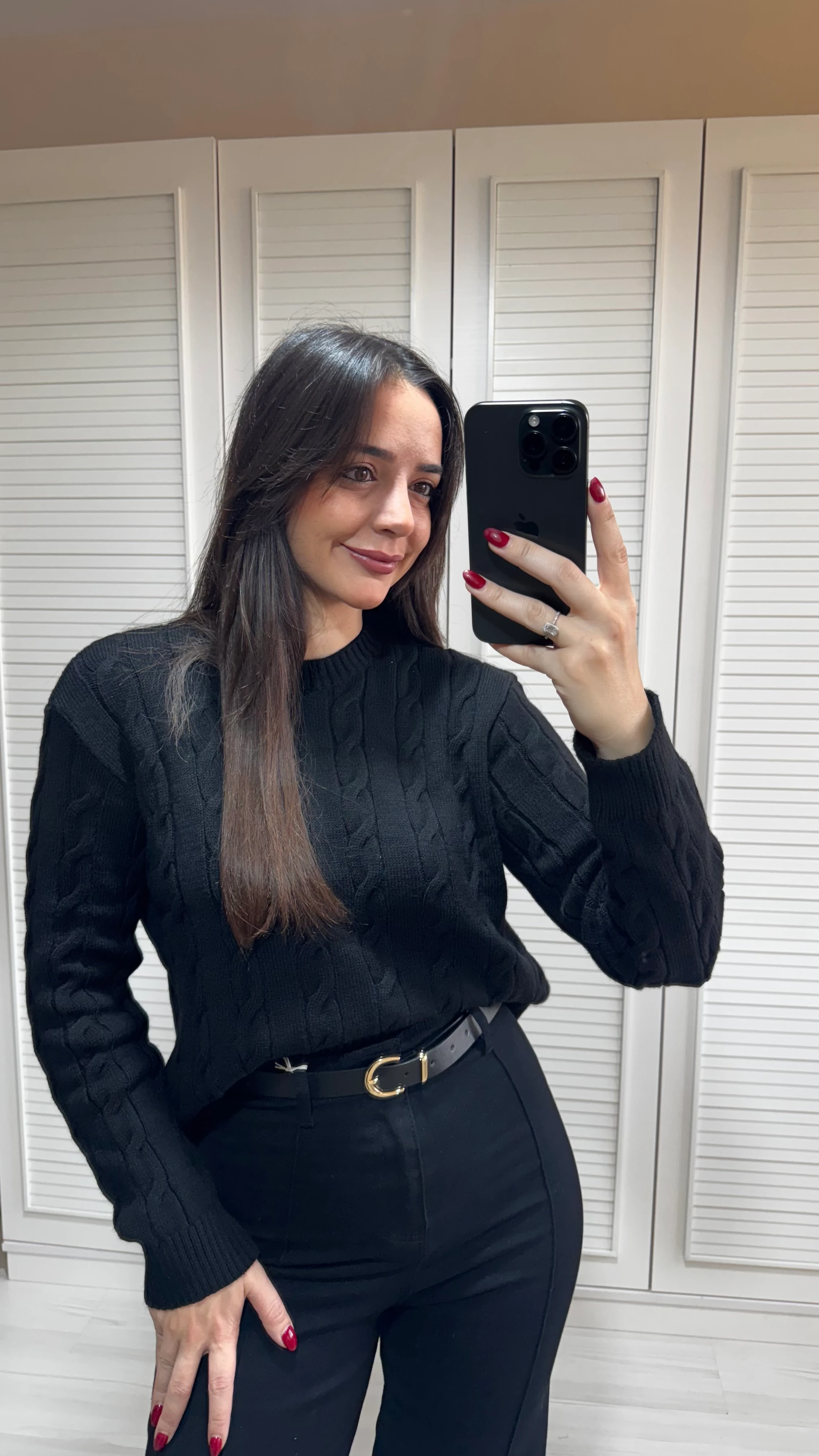 Siyah Saç Örgülü Kazak