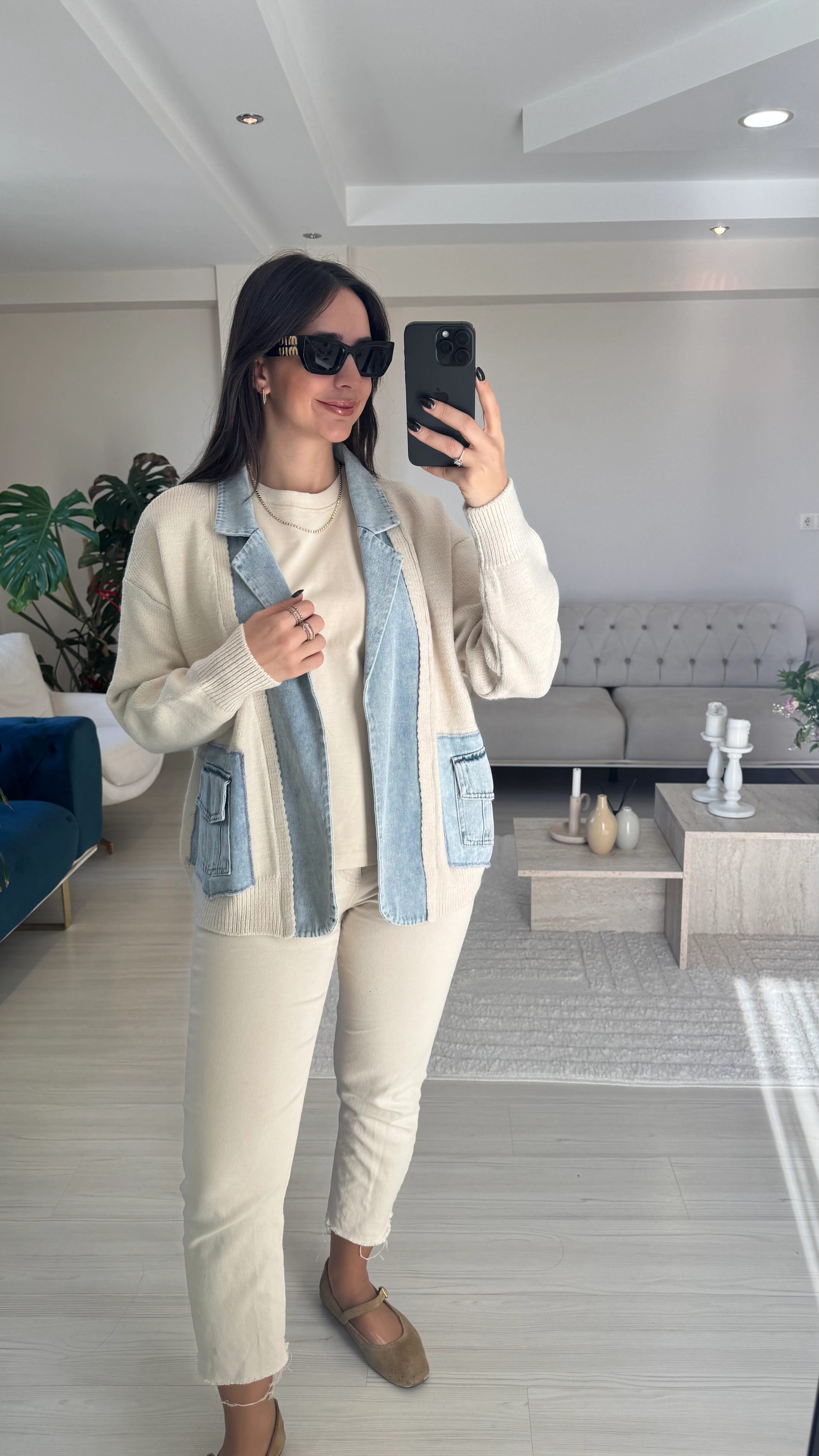 Jean Detaylı Düğmesiz Hırka image