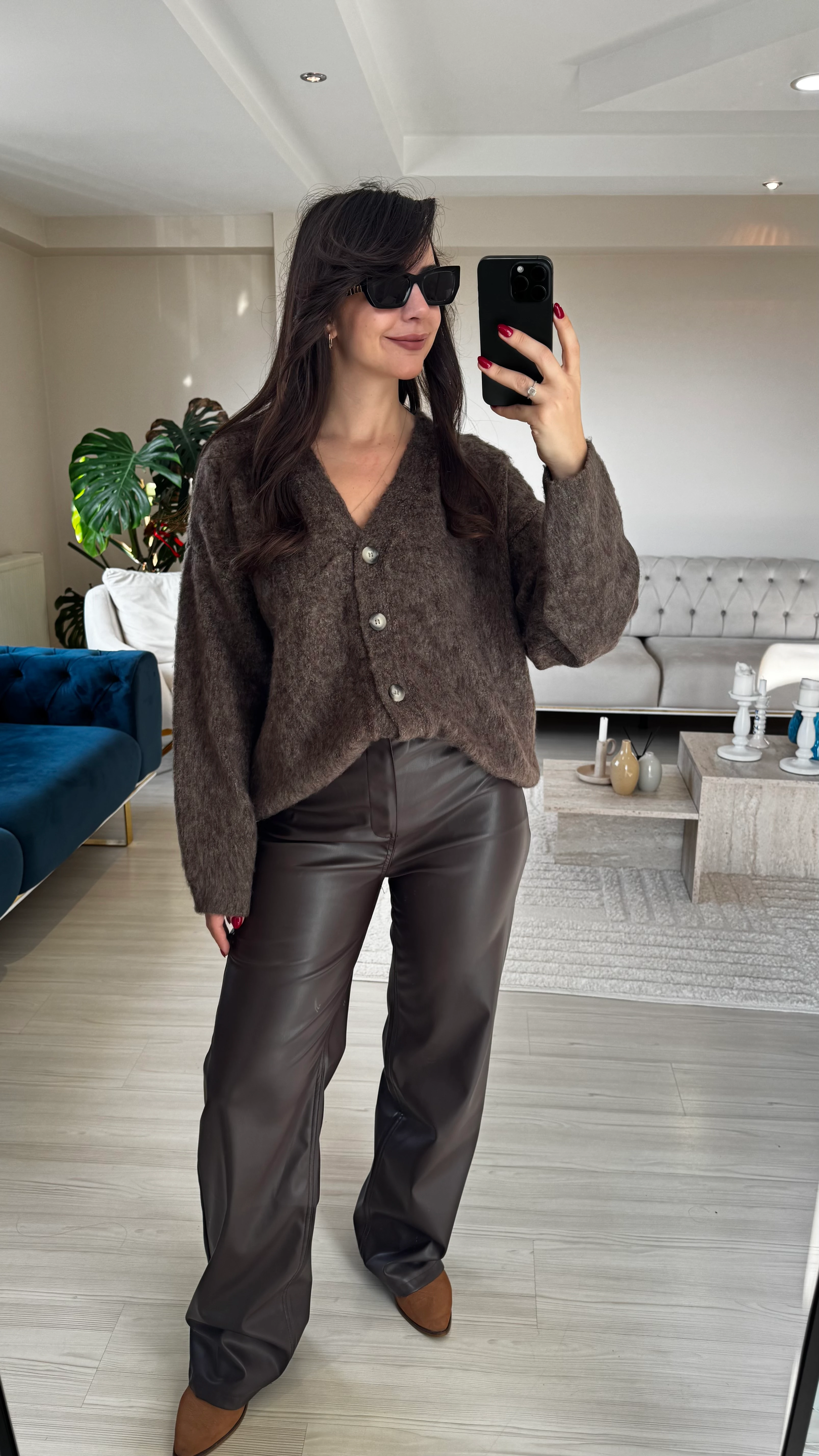 Şardonlu Düğmeli Kahve Hırka