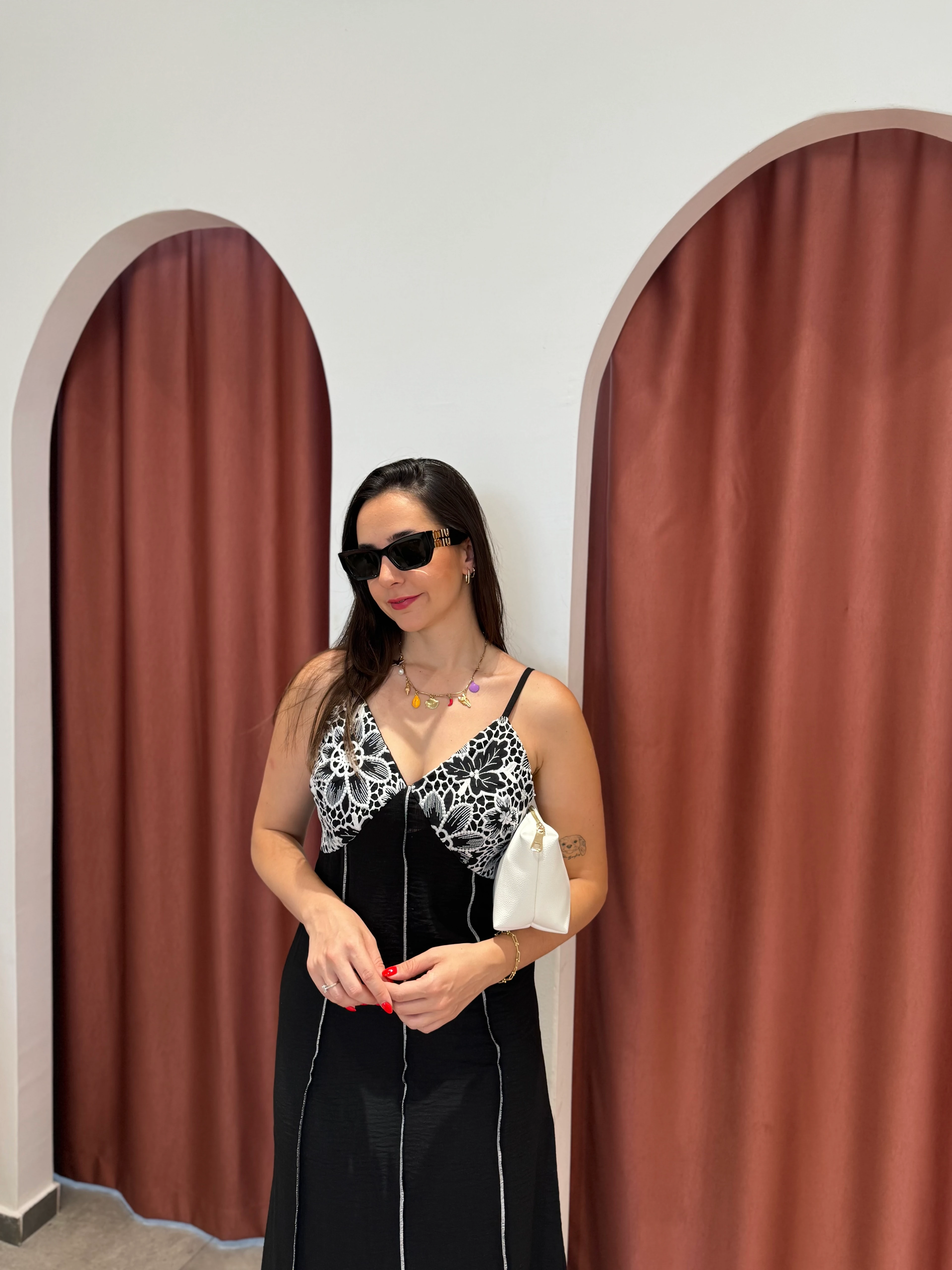 Çiçek Detaylı Çizgili Siyah Elbise