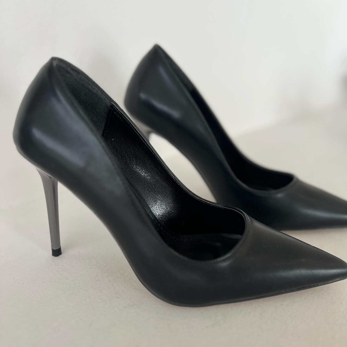 Gümüş Topuklu Siyah Stiletto Ayakkabı