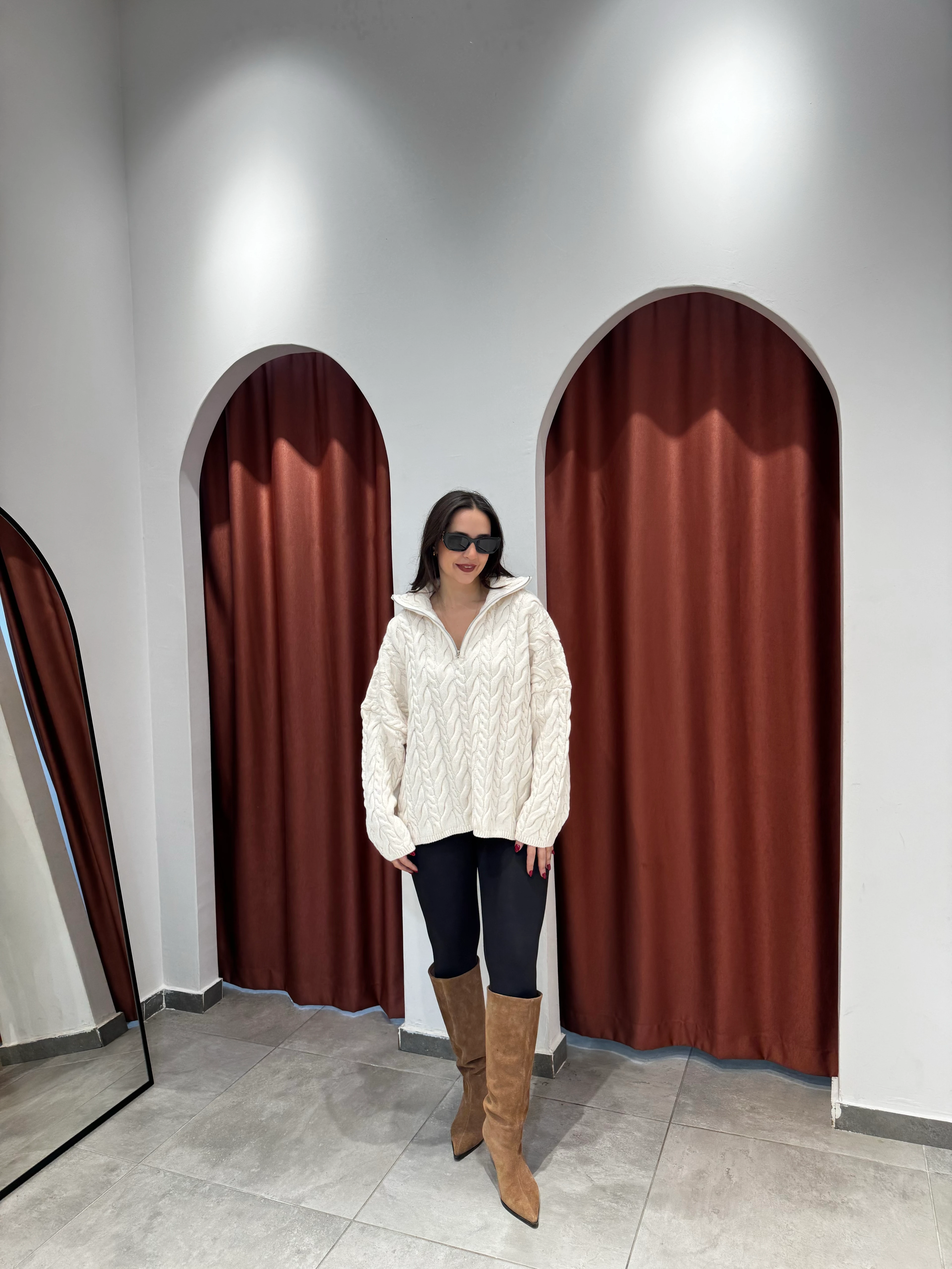 Saç Örgülü Ekru Fermuarlı Kazak