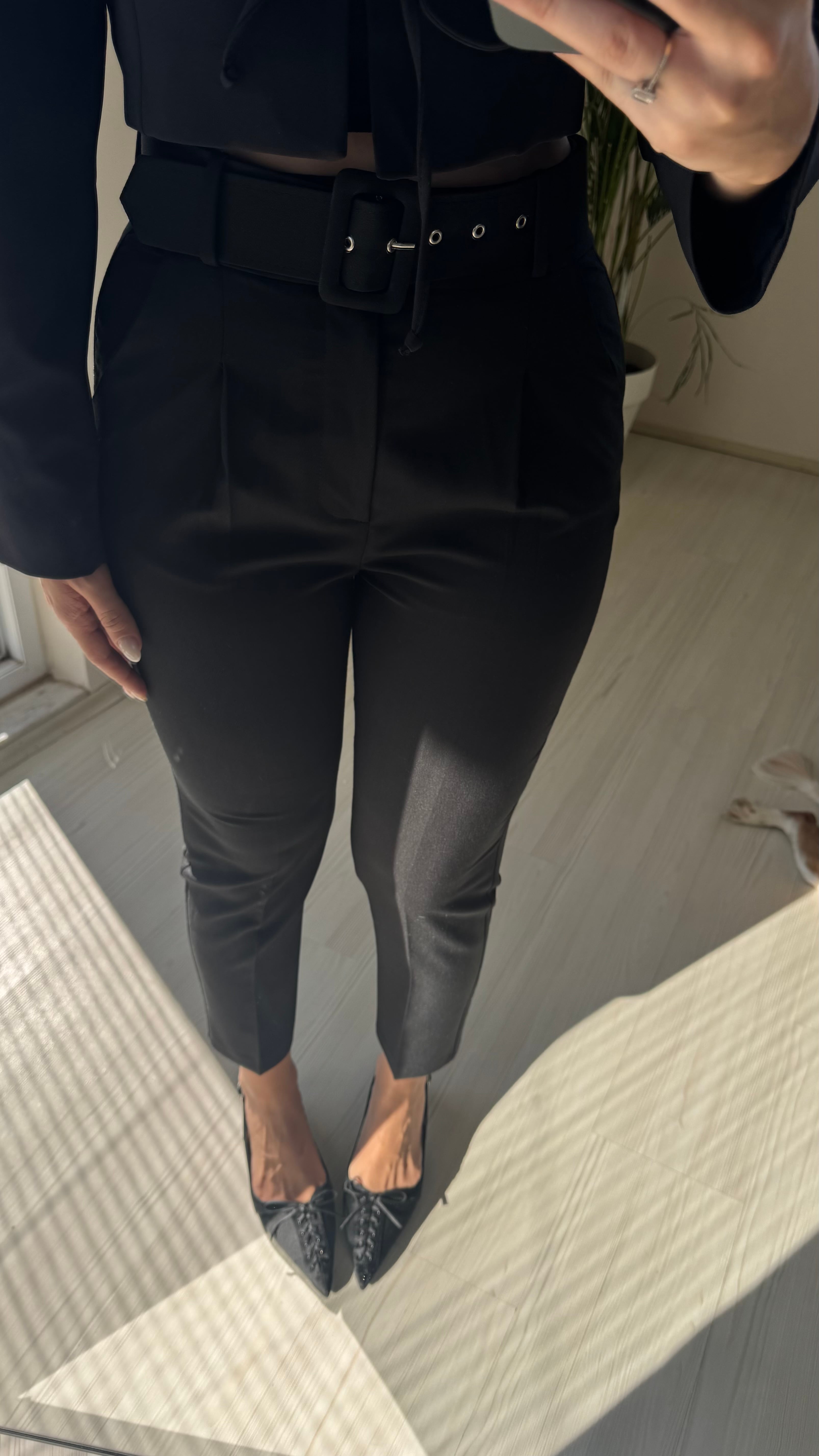 Siyah Kemerli Pantolon