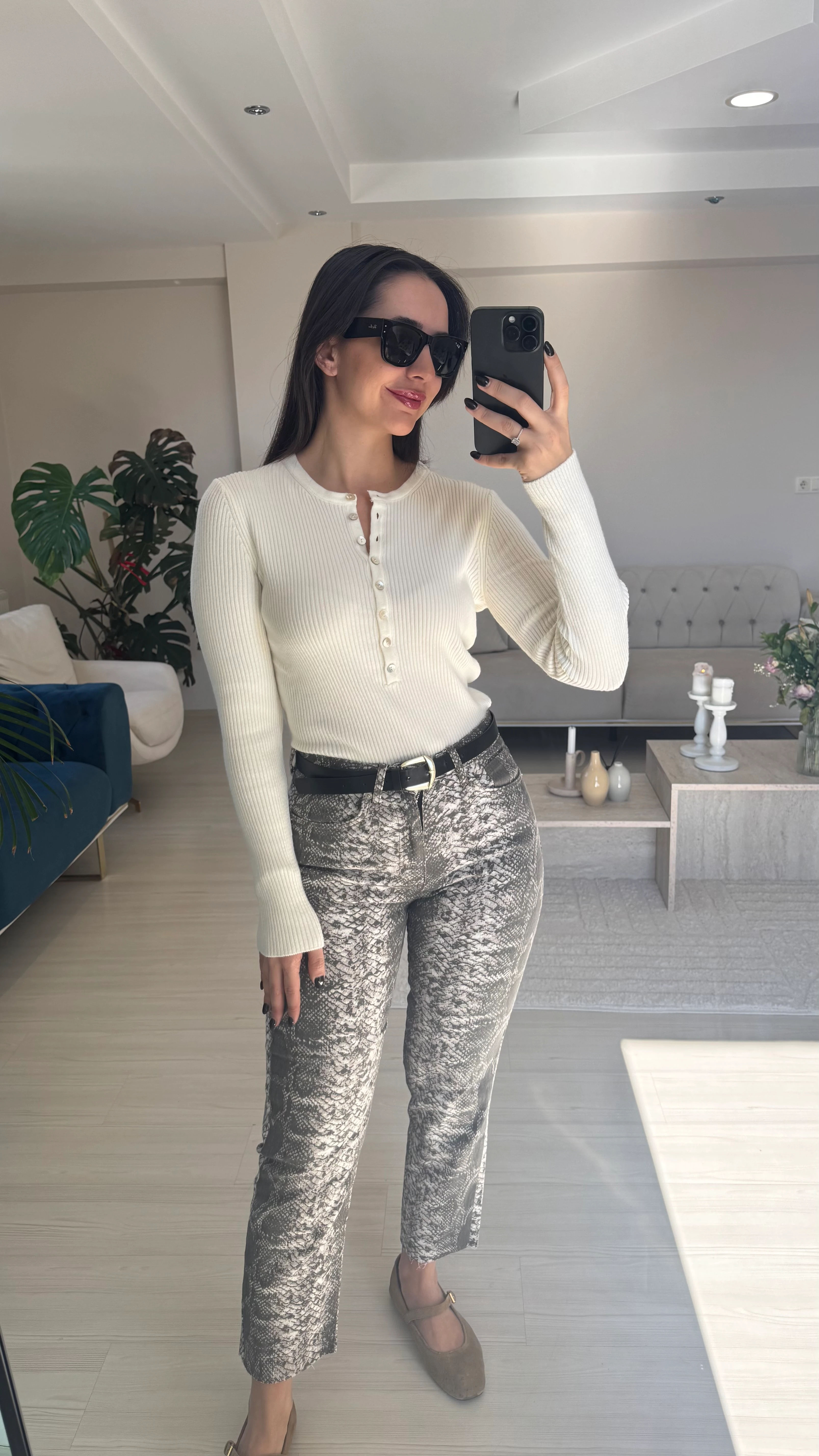 Düğmeli Yünlü Triko Ekru