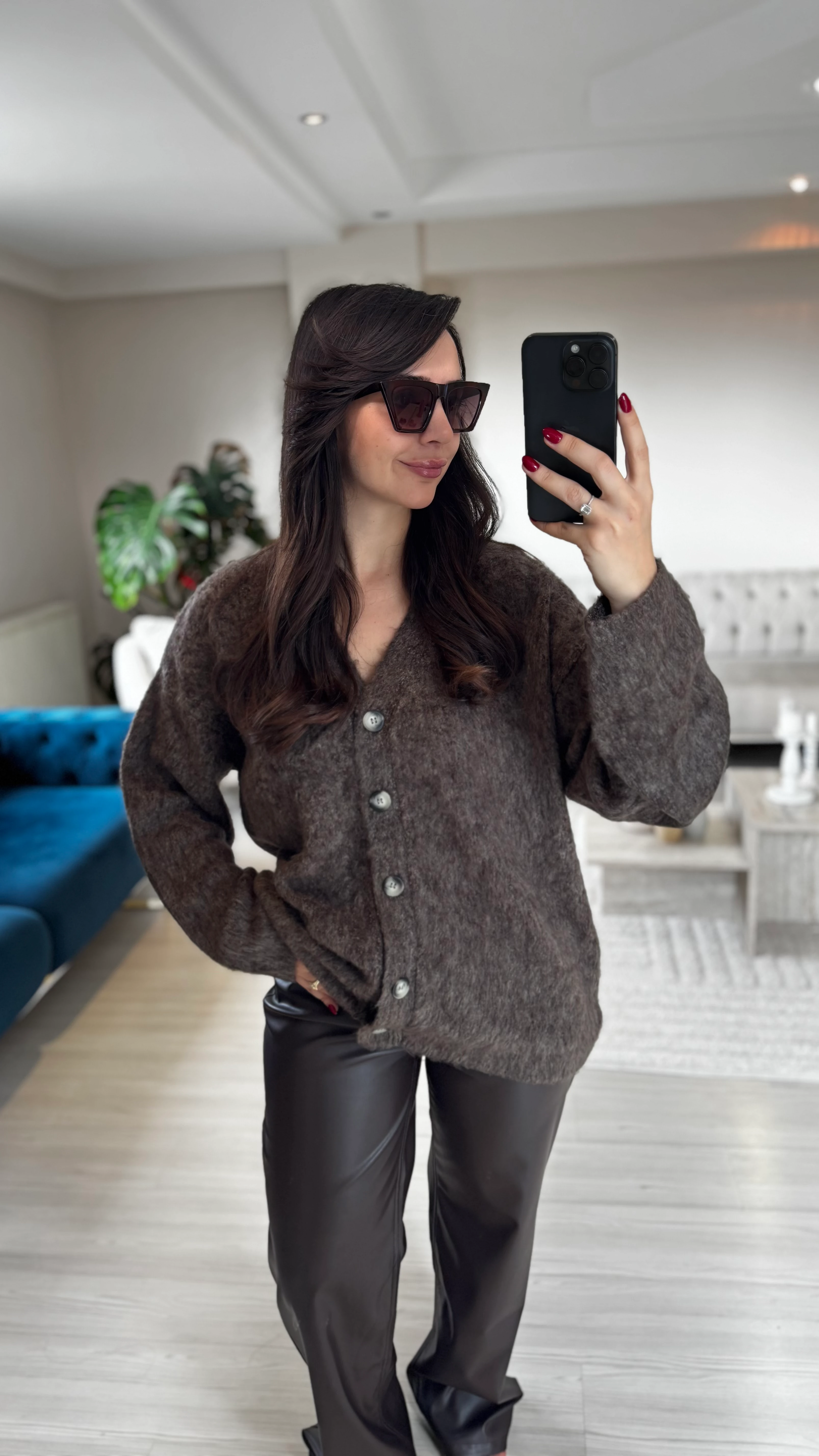 Şardonlu Düğmeli Kahve Hırka