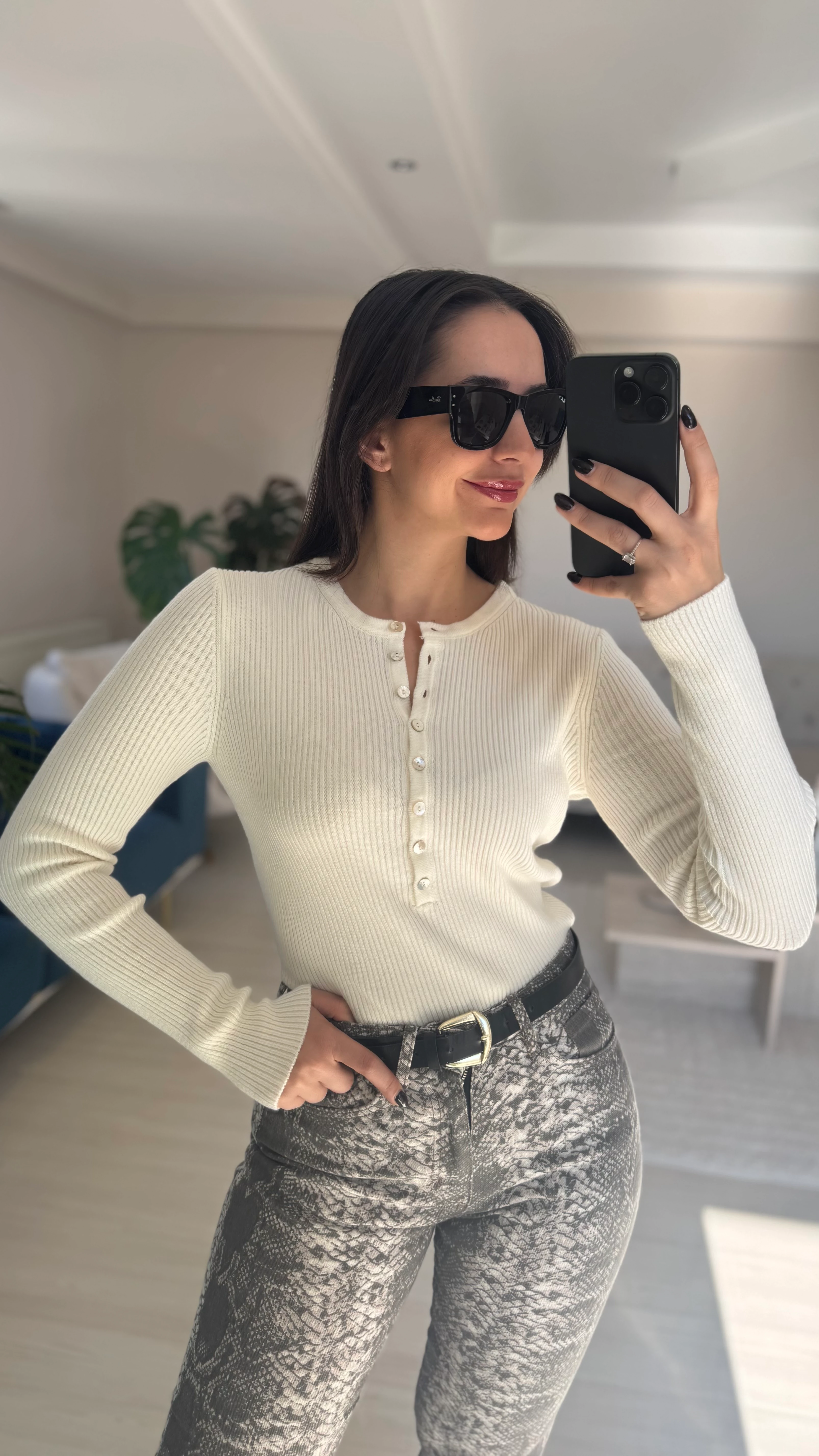 Düğmeli Yünlü Triko Ekru