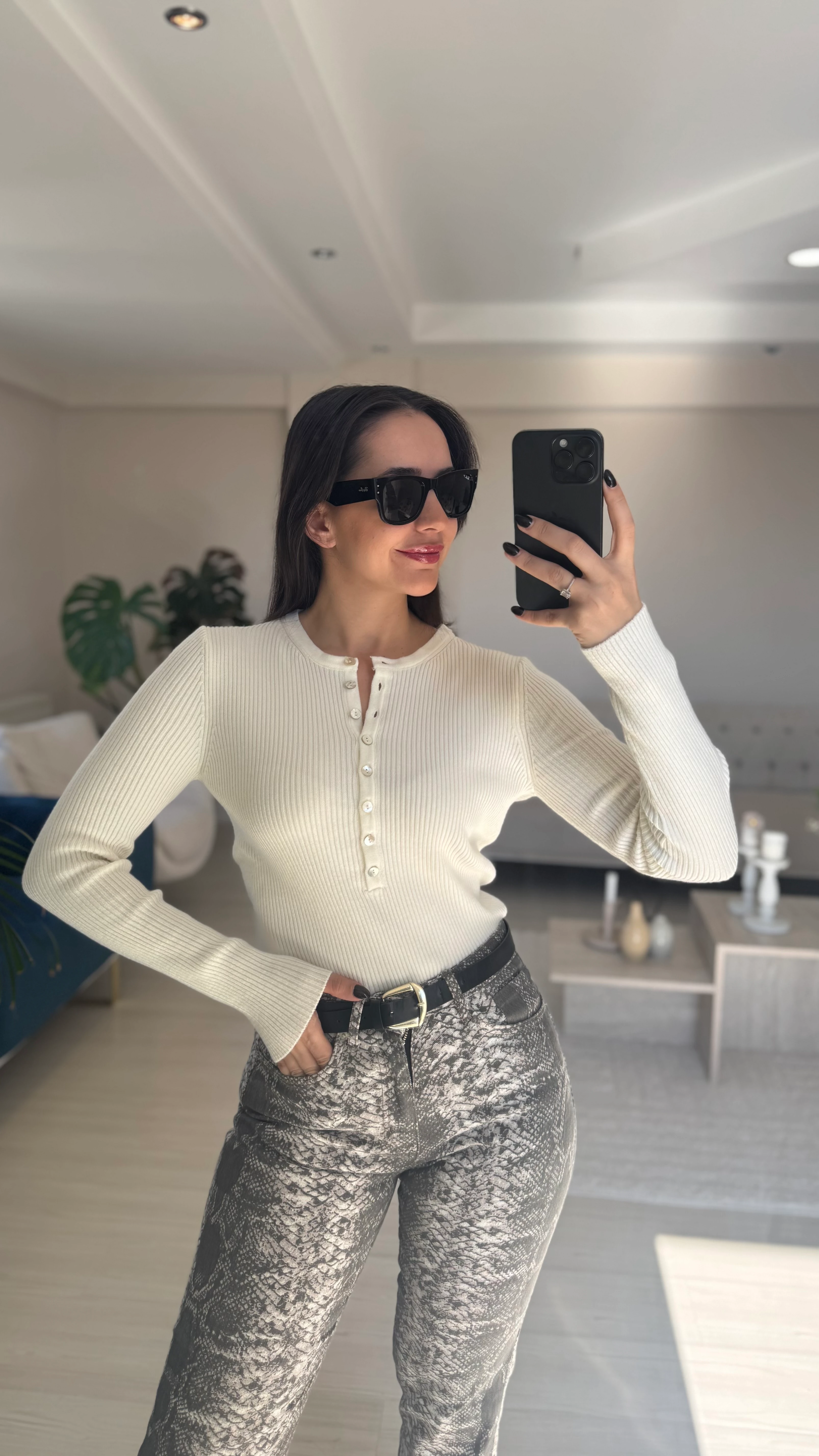 Düğmeli Yünlü Triko Ekru