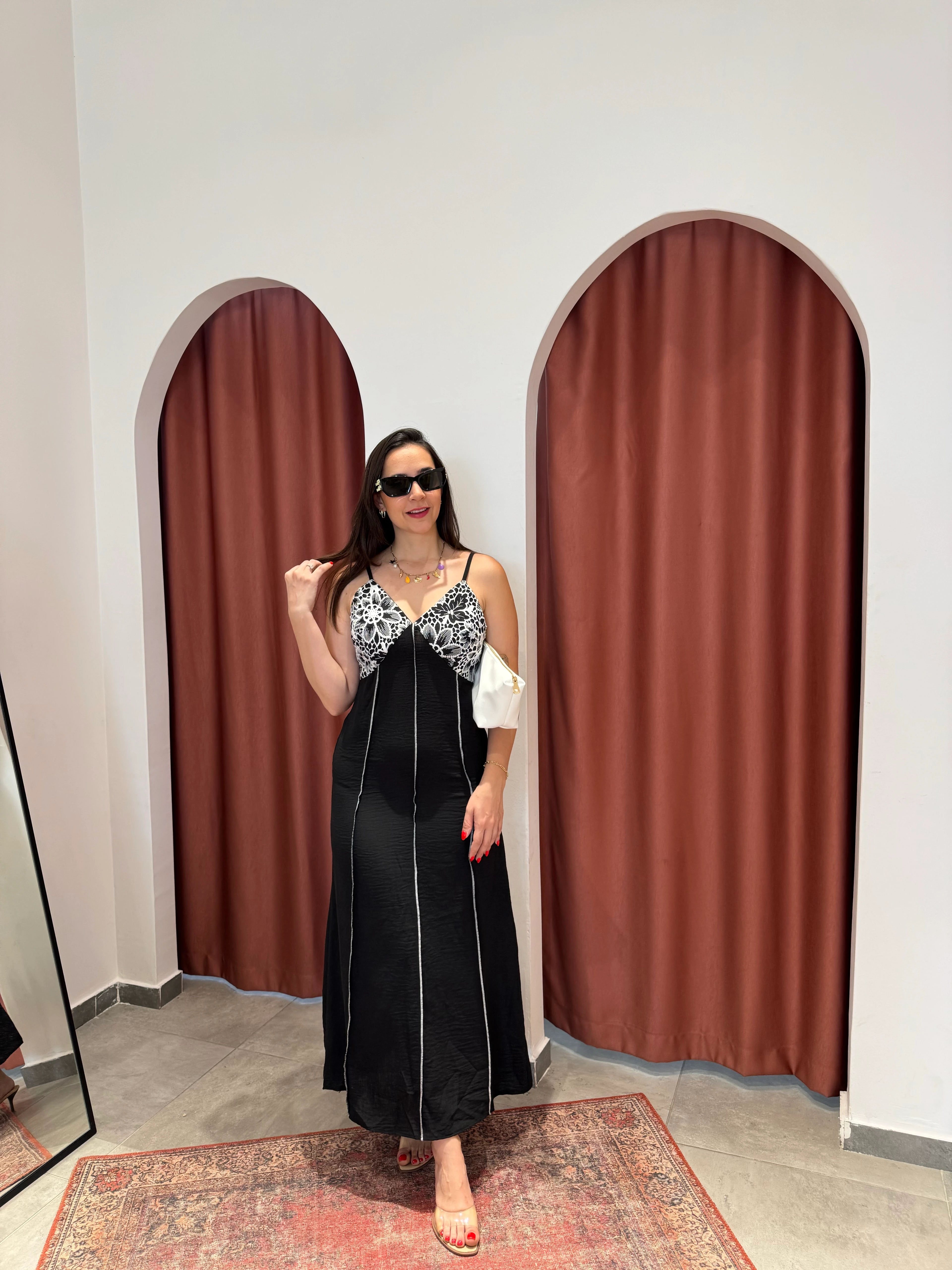 Çiçek Detaylı Çizgili Siyah Elbise