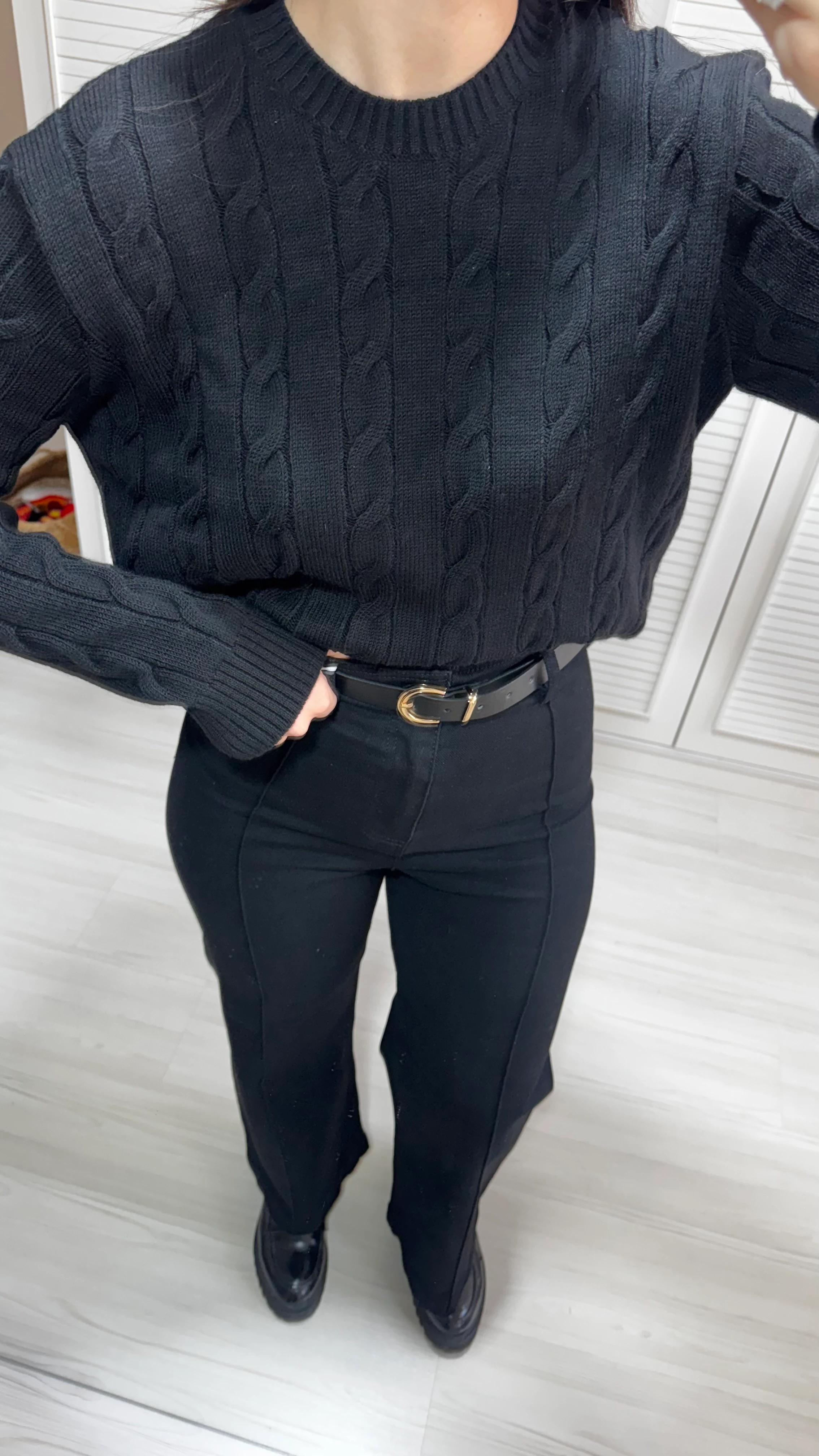 Siyah Saç Örgülü Kazak