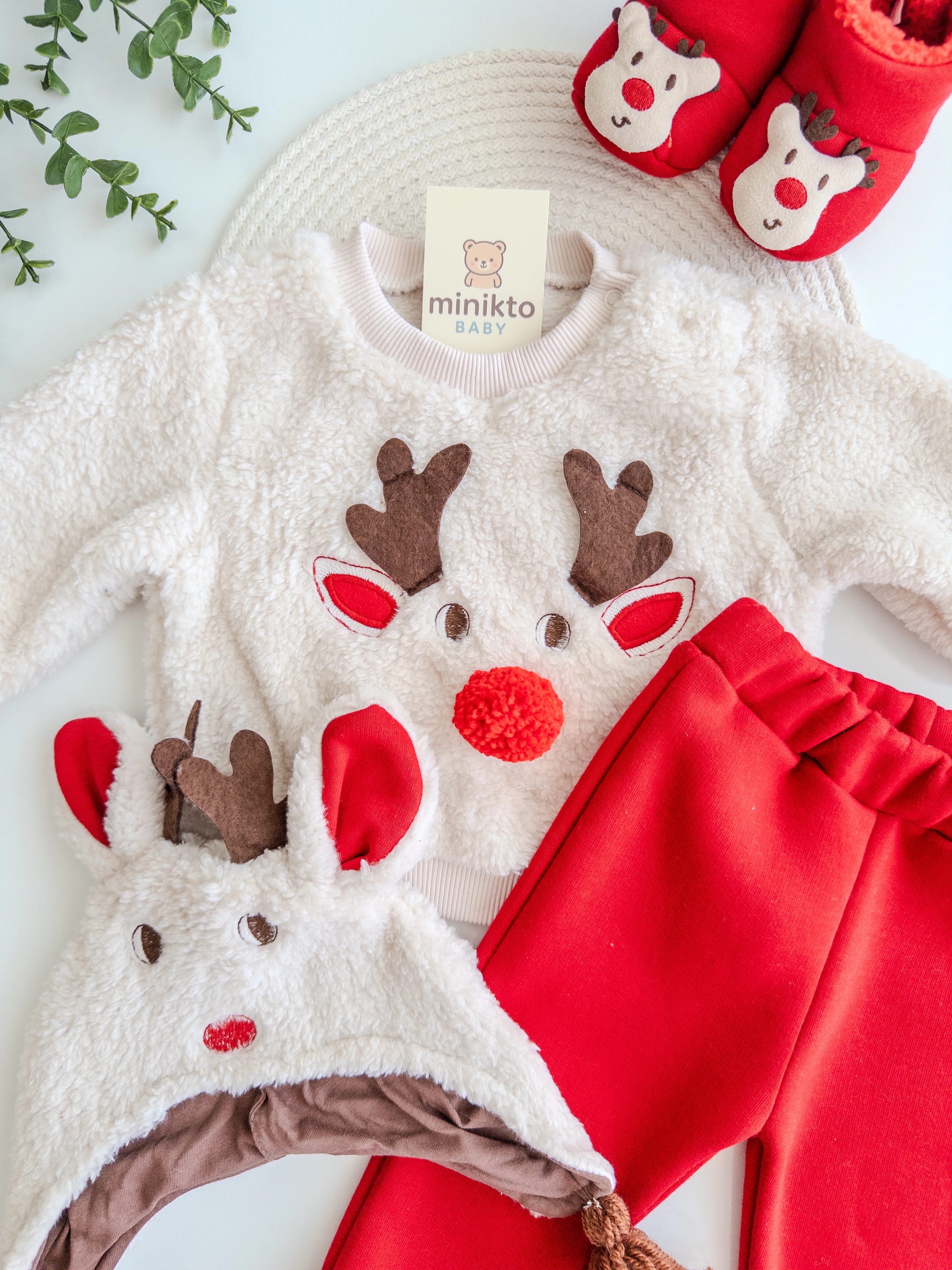 Unisex Geyik Temalı Şapkalı Panduflu Peluş Yılbaşı Takımı