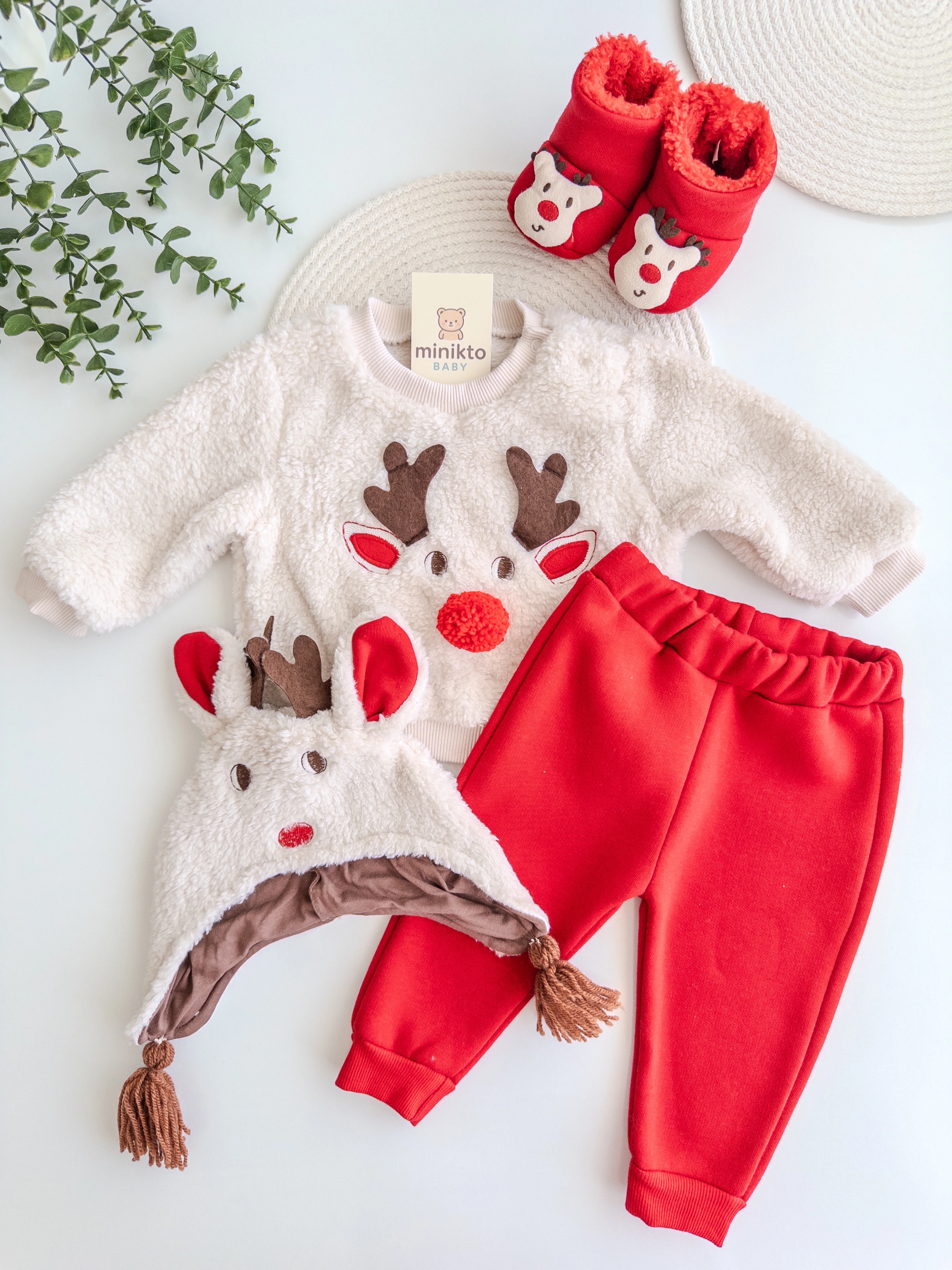 Unisex Geyik Temalı Şapkalı Panduflu Peluş Yılbaşı Takımı