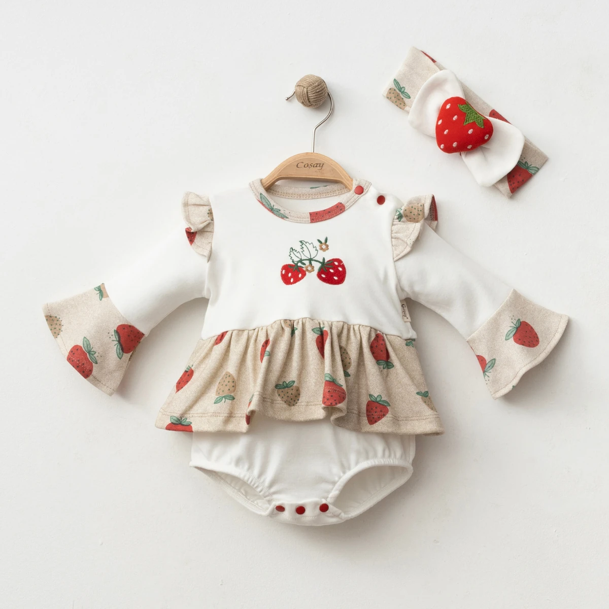 Kız Bebek Çilek Nakışlı Romper