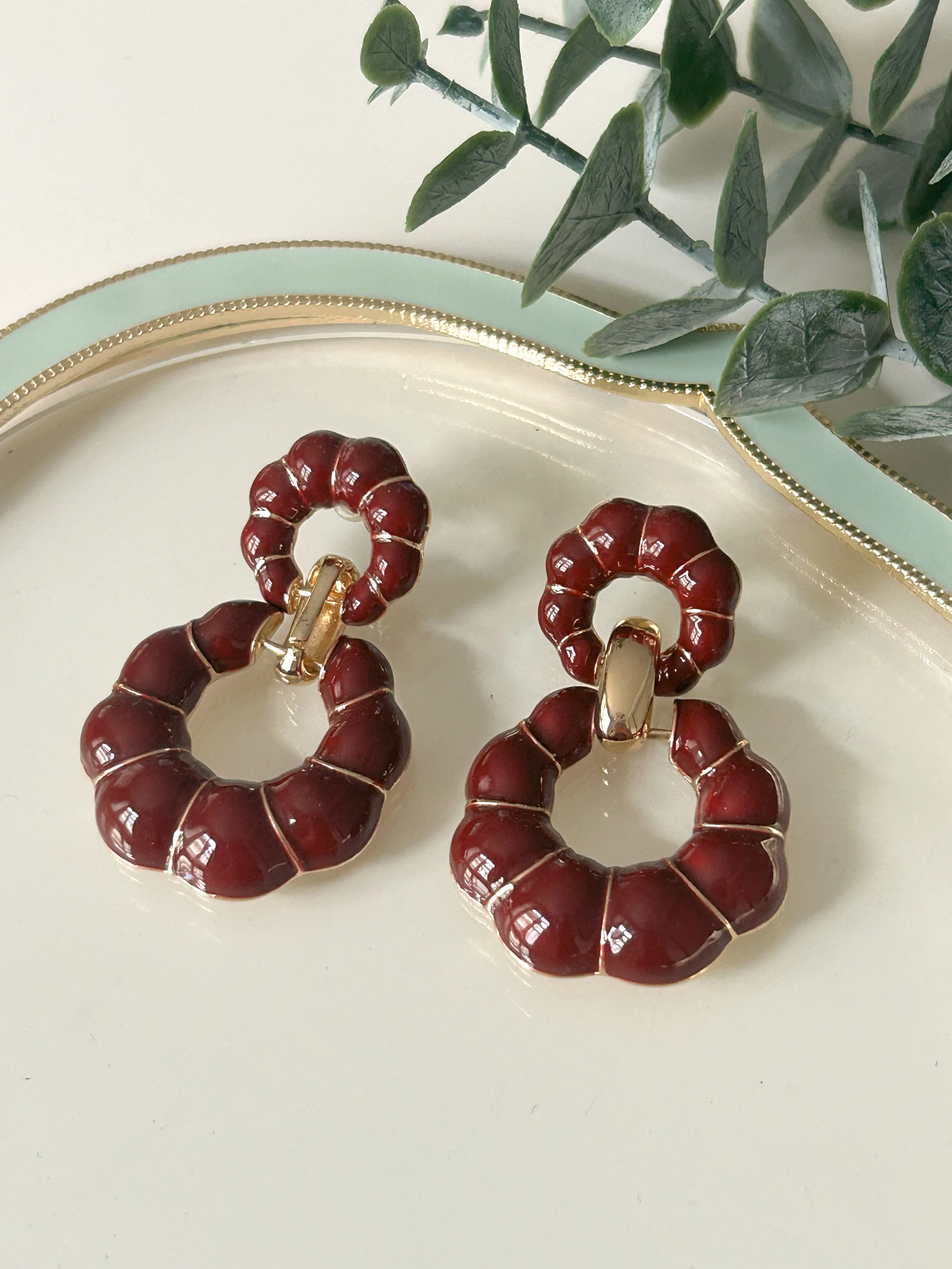 Bordo Sallantılı Küpe