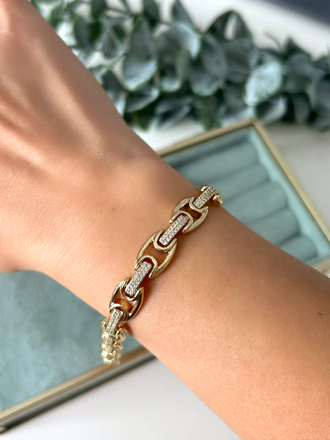 Oval Detaylı Özel Seri Bileklik