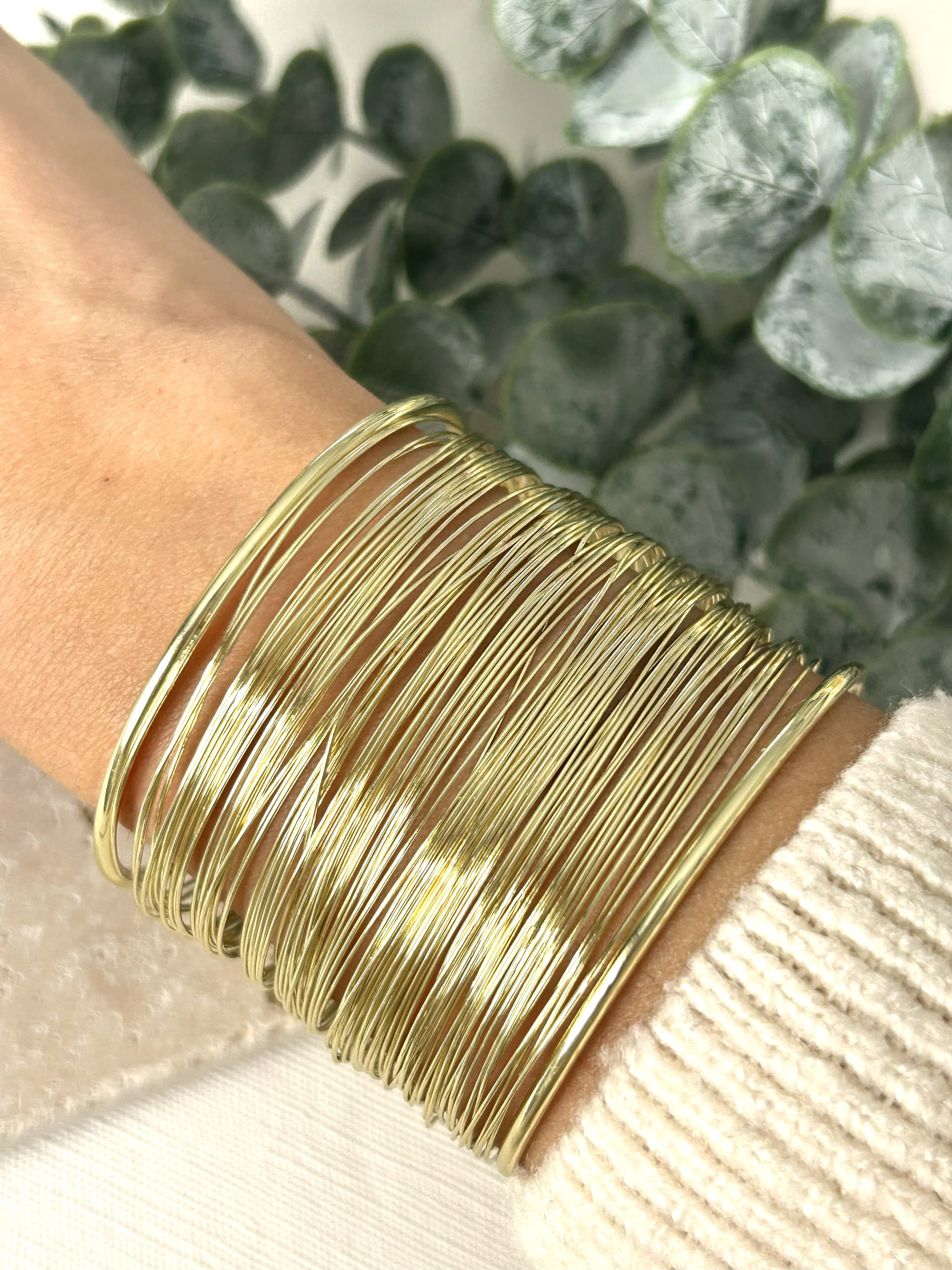 Çoklu Tel Detaylı Gold Kalın Kelepçe