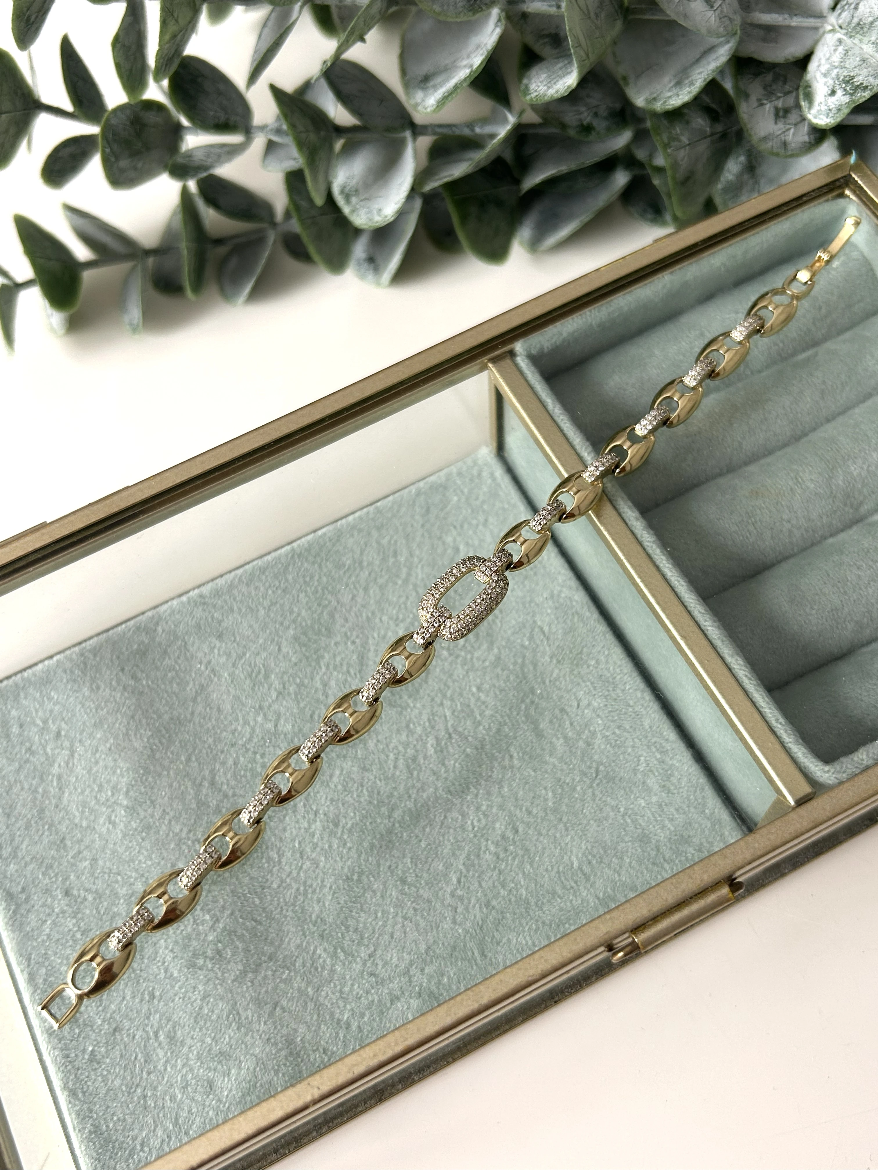 Oval Taş Detaylı Özel Seri Bileklik