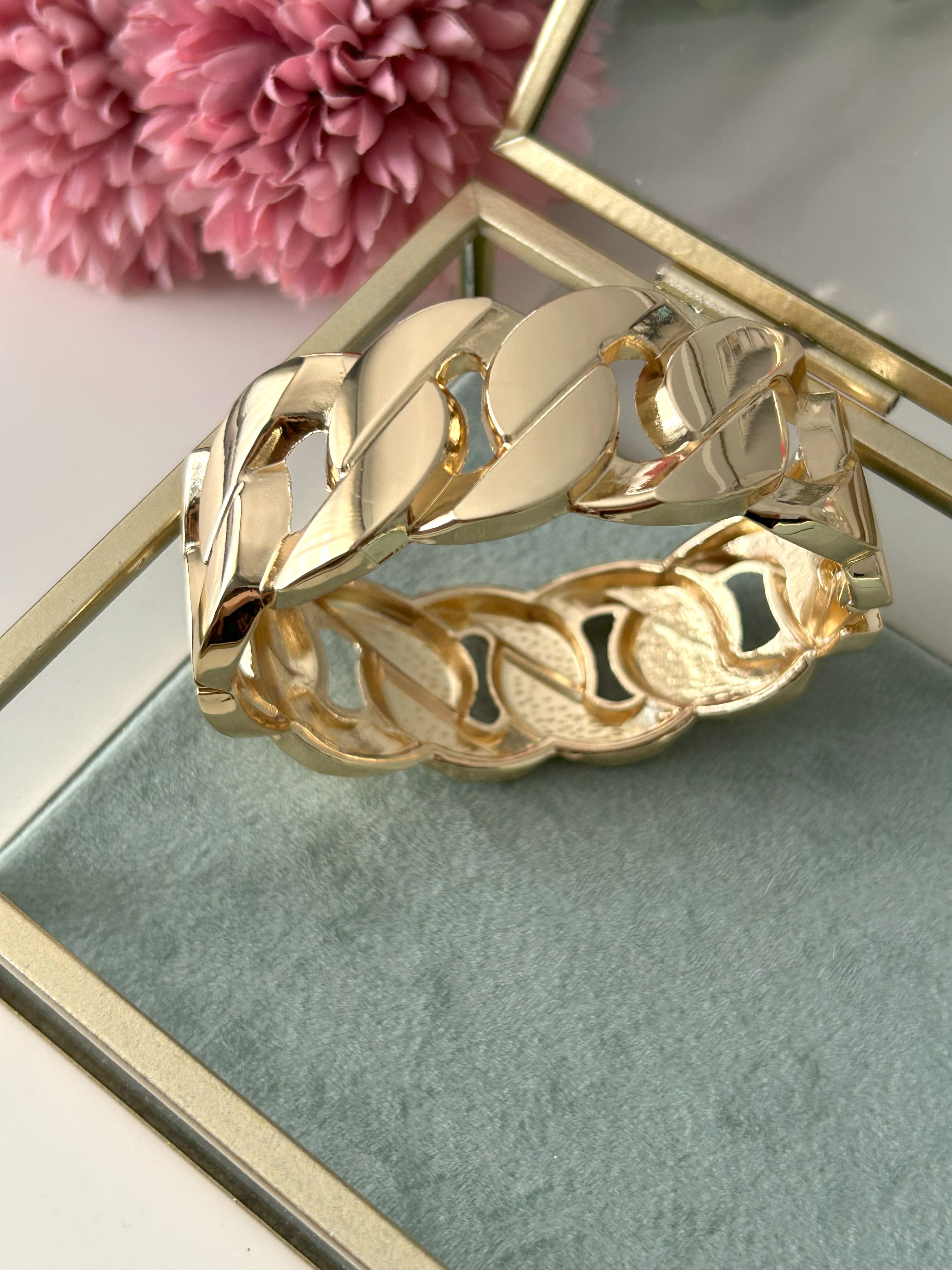 Zincir Detaylı Gold Kalın Kelepçe