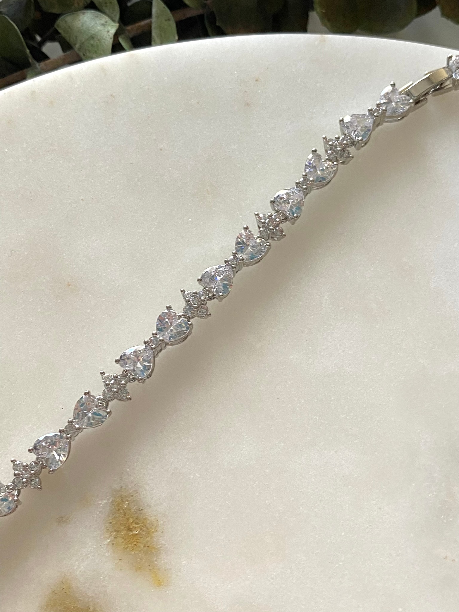 Kalp Detaylı Zirkon Taş Kaplama Silver Bileklik