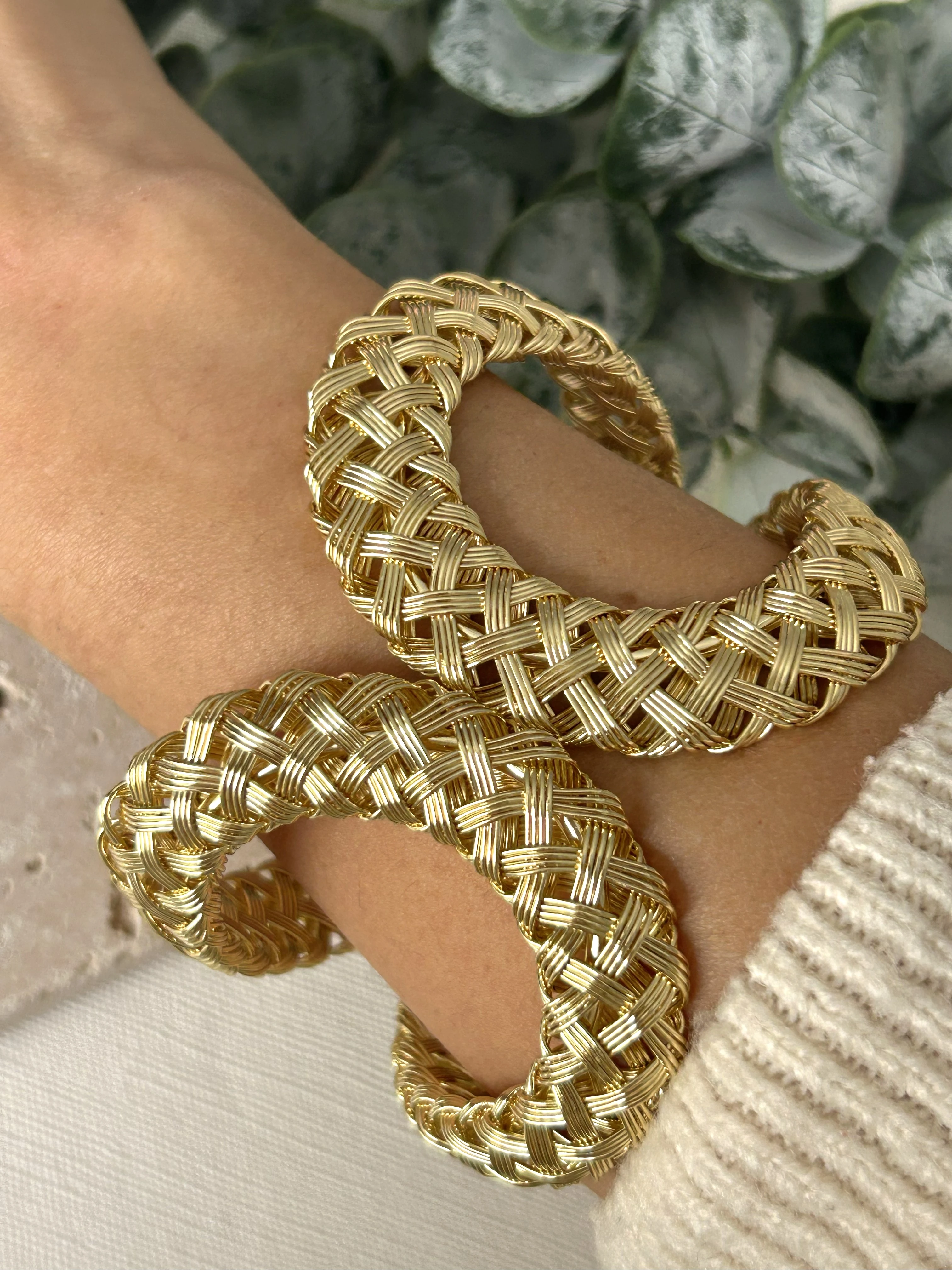 Hasır Detaylı Büyük Gold Kelepçe