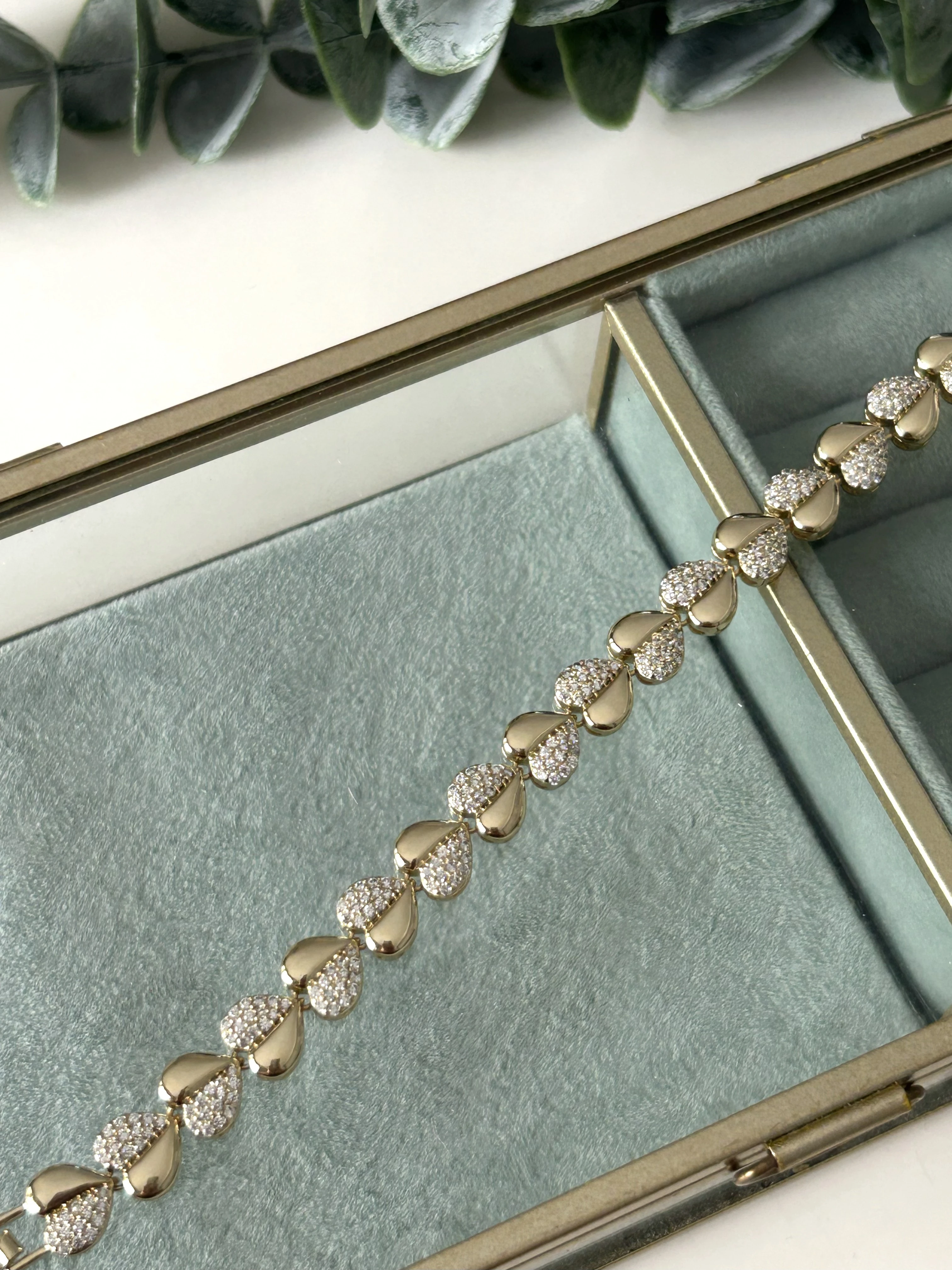 İkili Kalp Detaylı Özel Seri Bileklik