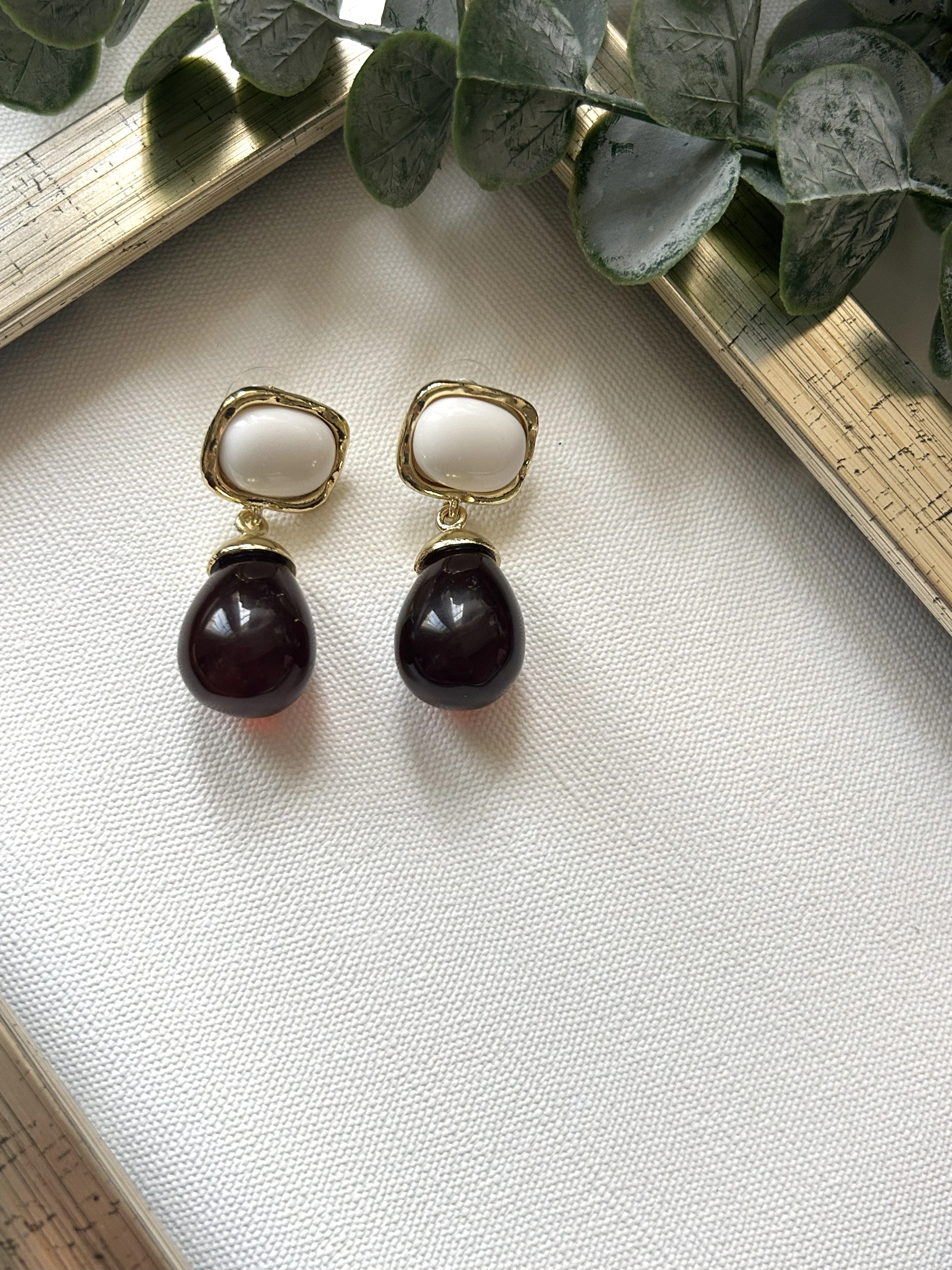 Marka Model Kahverengi Detaylı Küpe