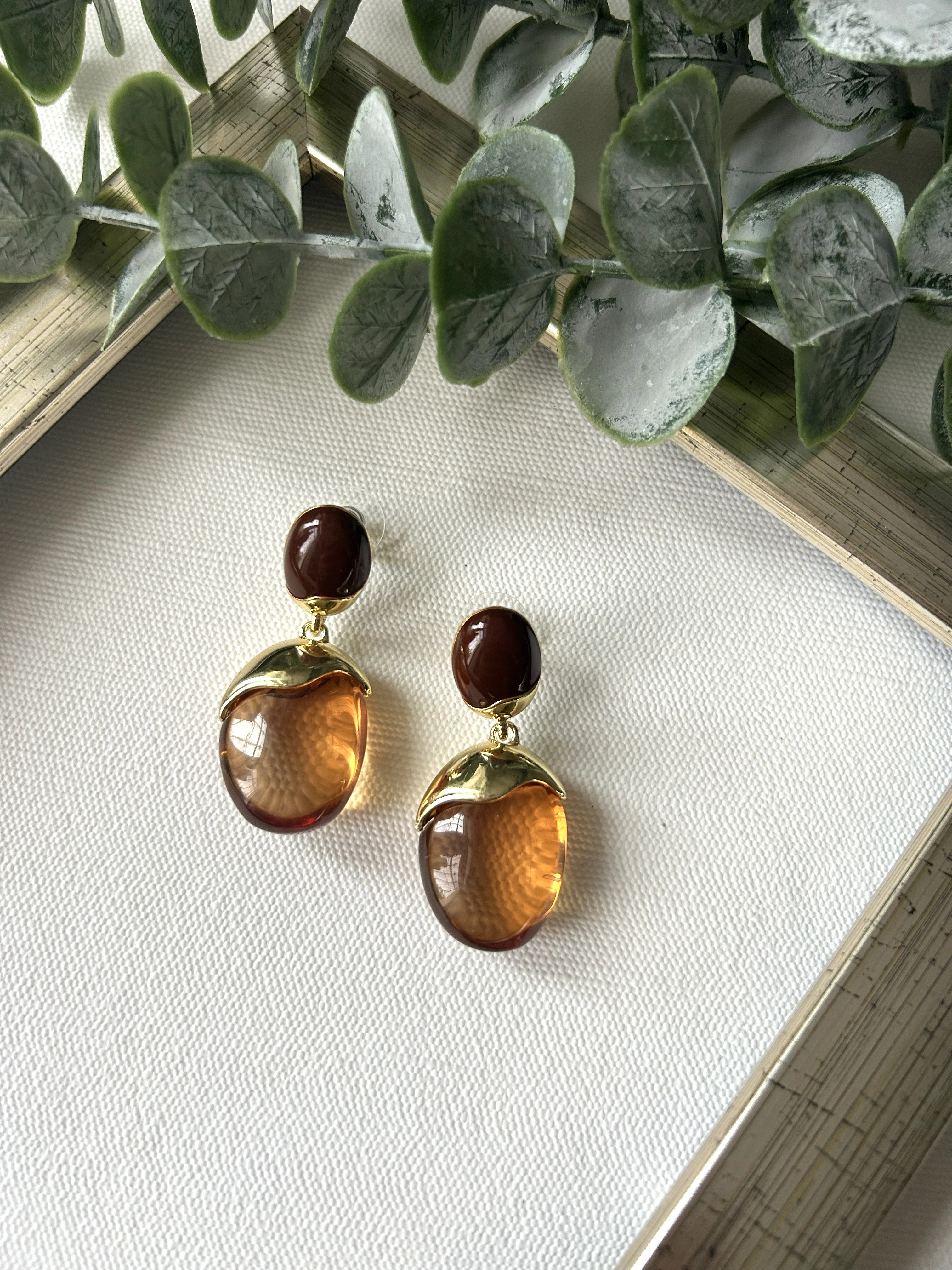 Kahverengi Detaylı Gold Küpe