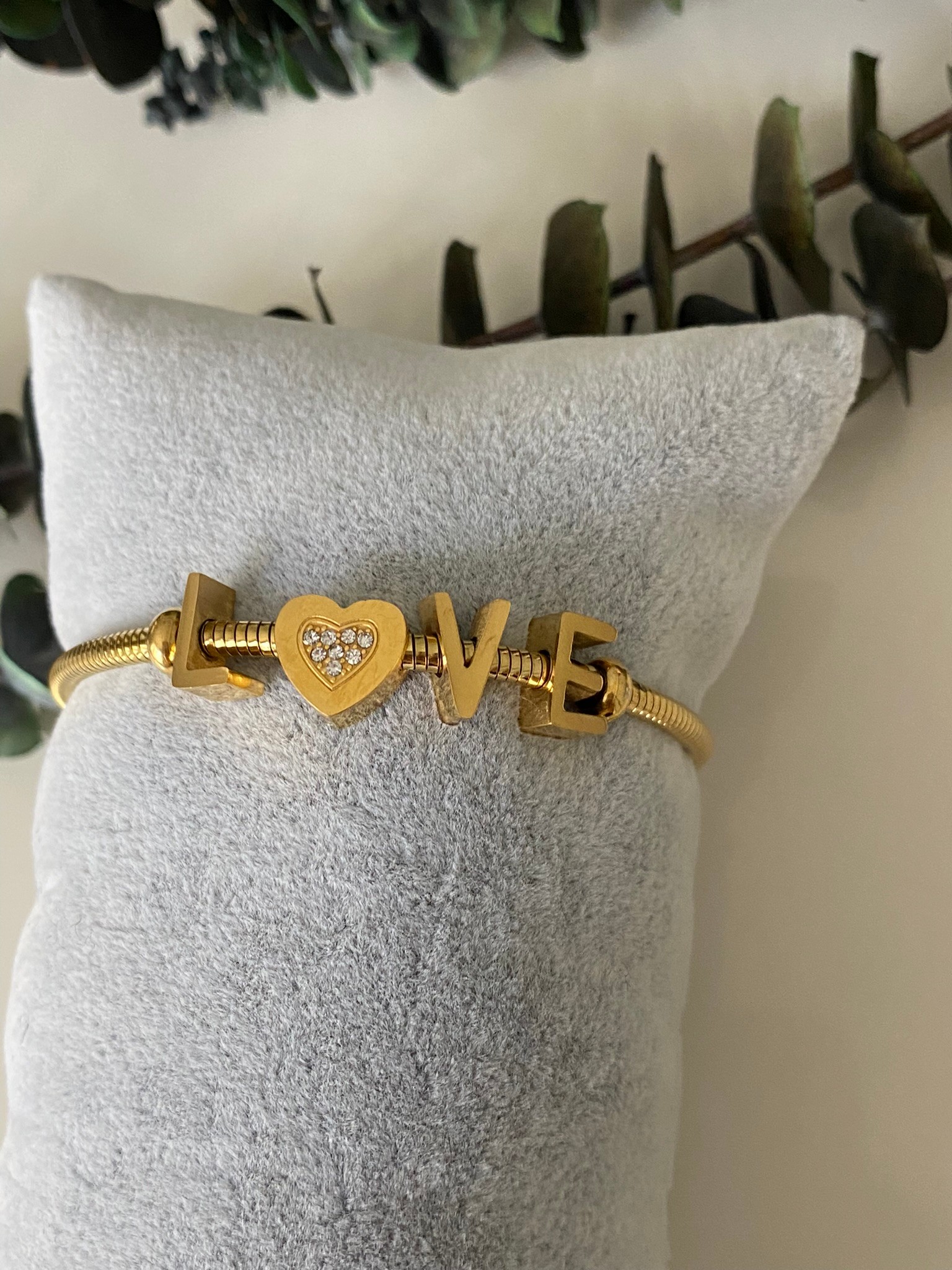 Love Detaylı Gold Çelik Kelepçe