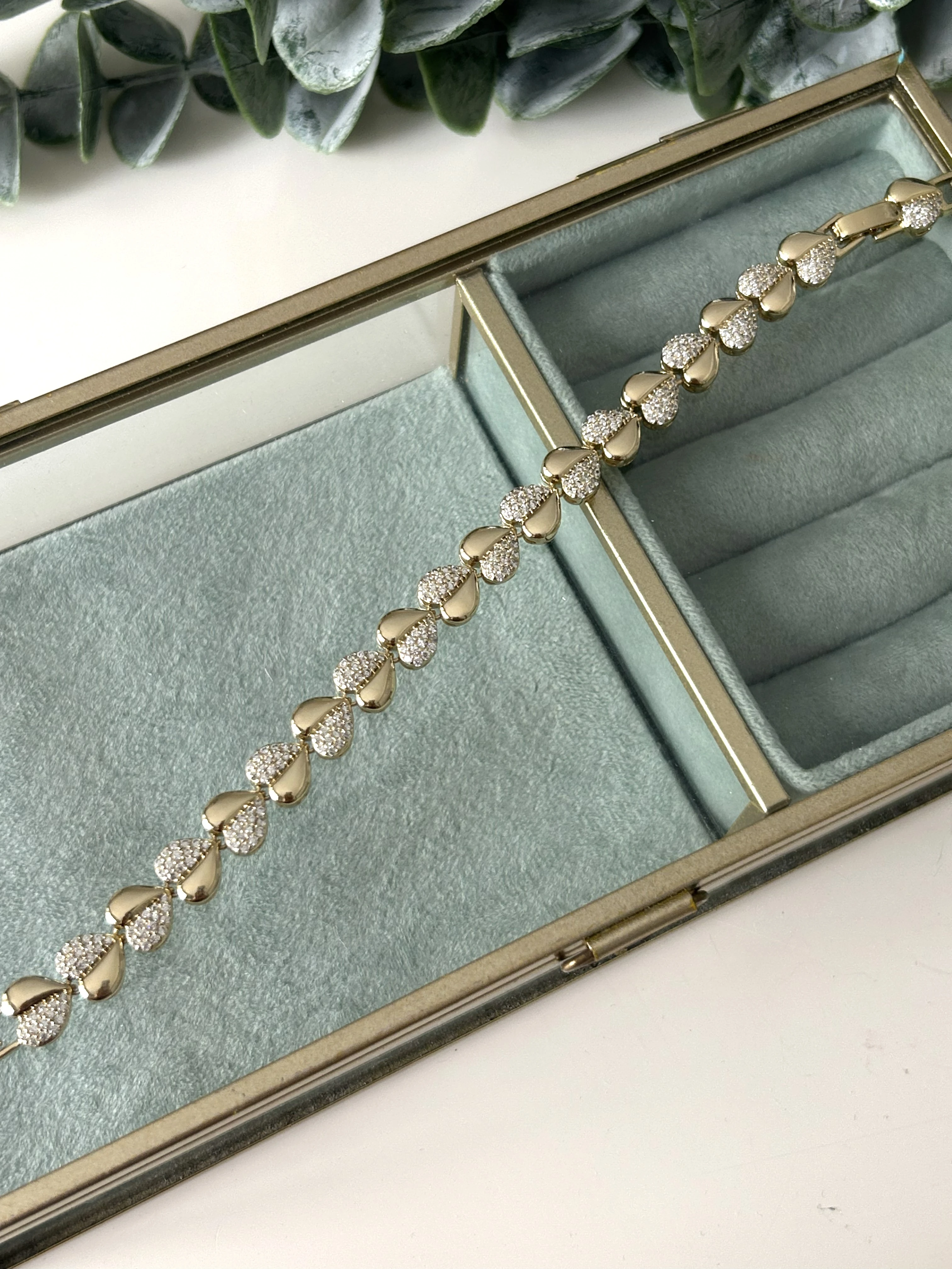 İkili Kalp Detaylı Özel Seri Bileklik