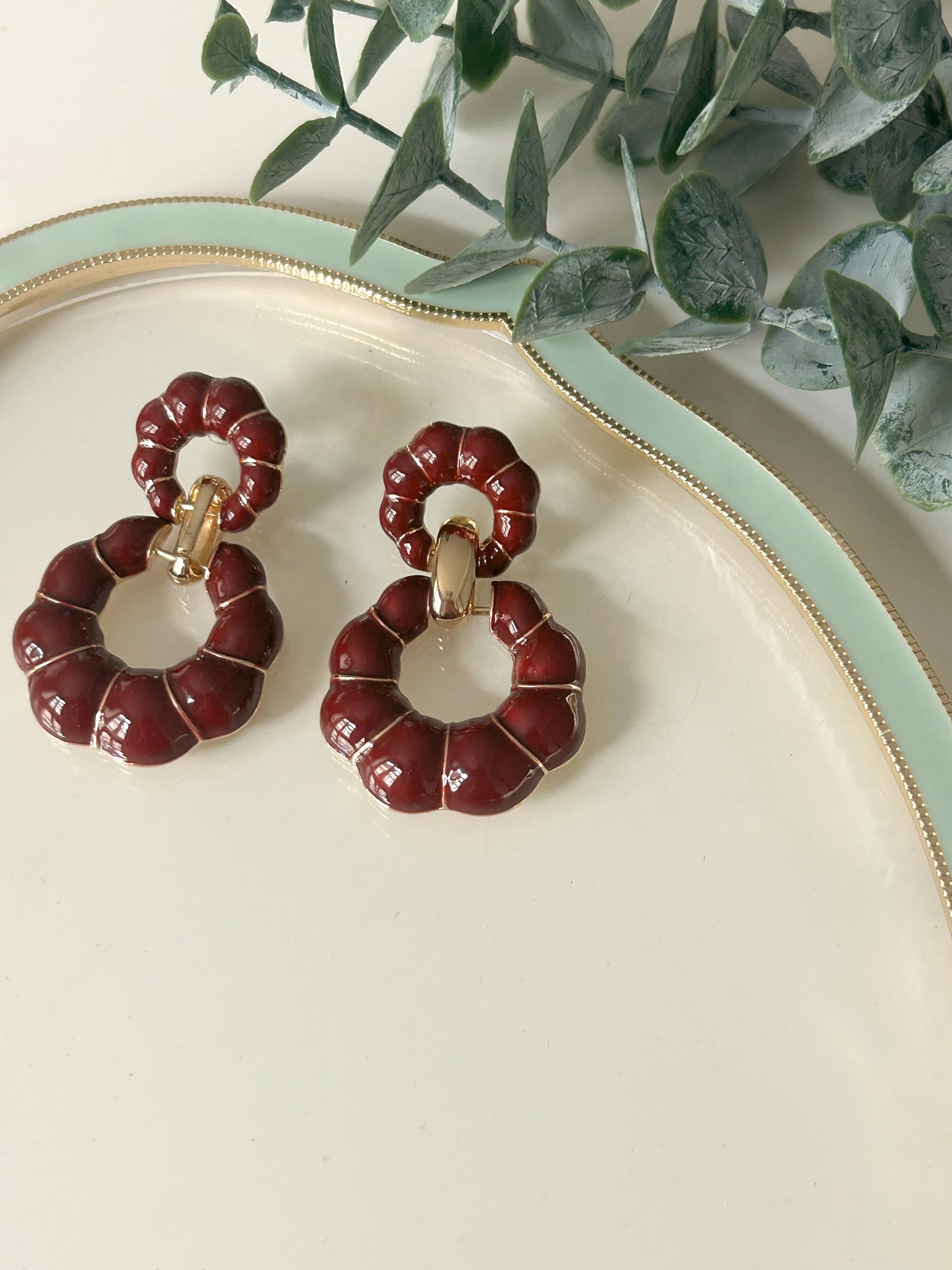 Bordo Sallantılı Küpe