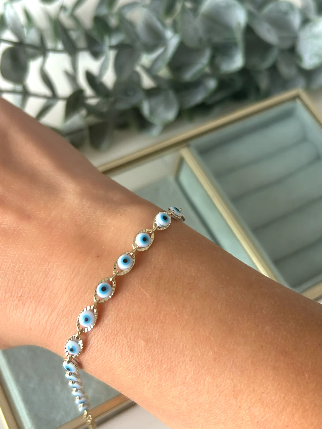 Beyaz Nazar Boncuğu Detaylı Özel Seri Bileklik