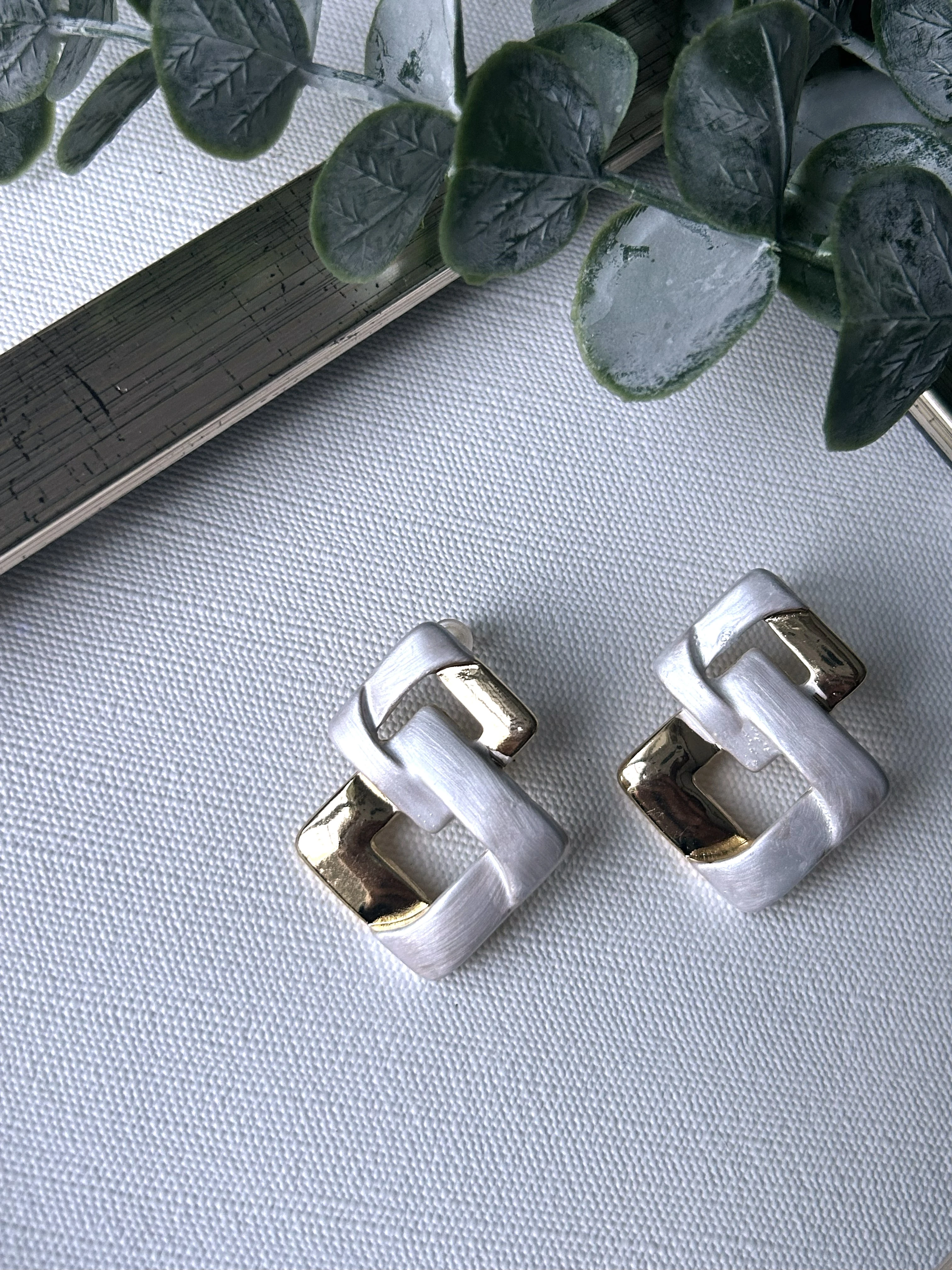 Sedef ve Gold Detaylı Küpe