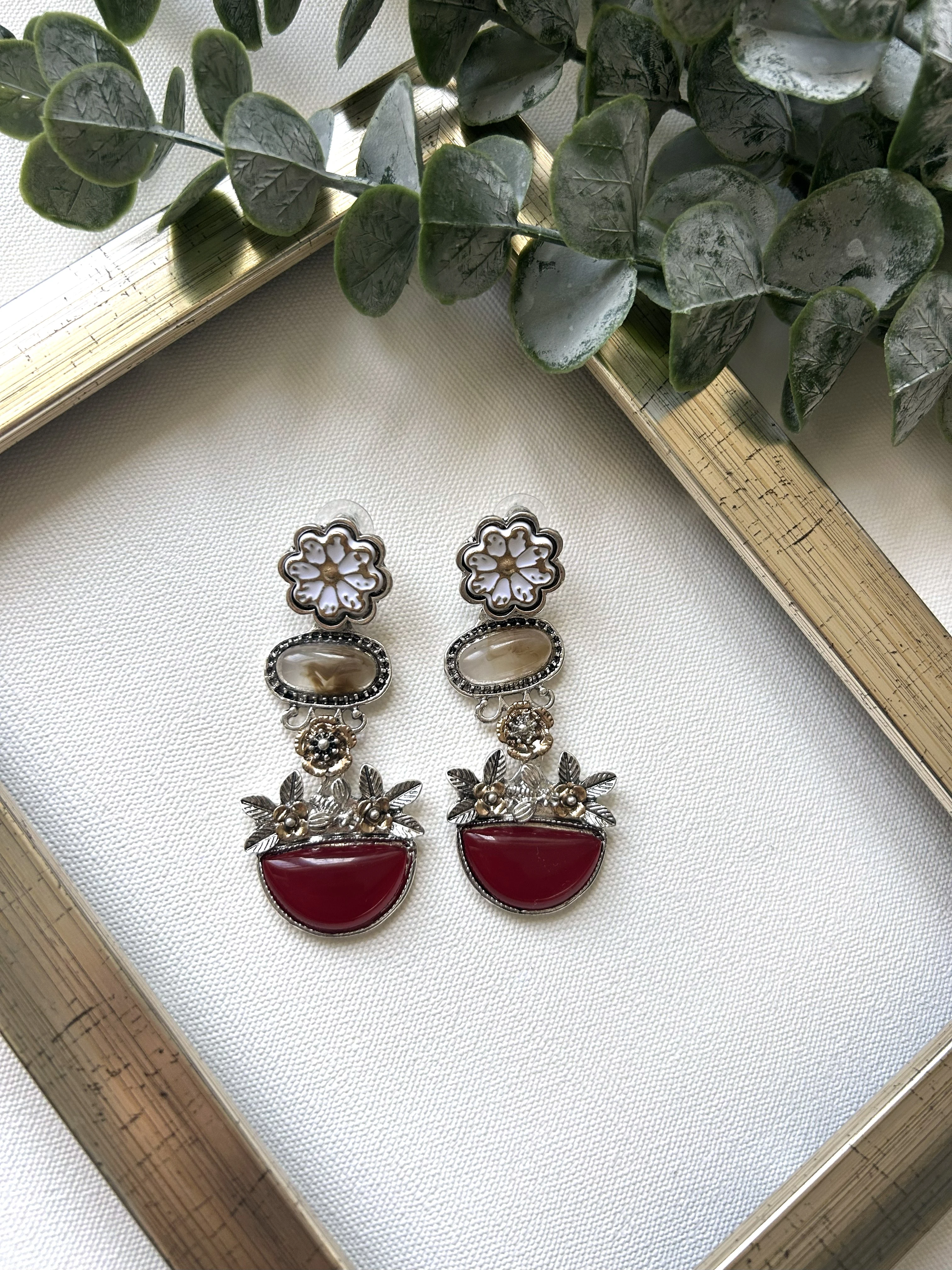 Vintage Çiçek & Kırmızı Taşlı Küpe